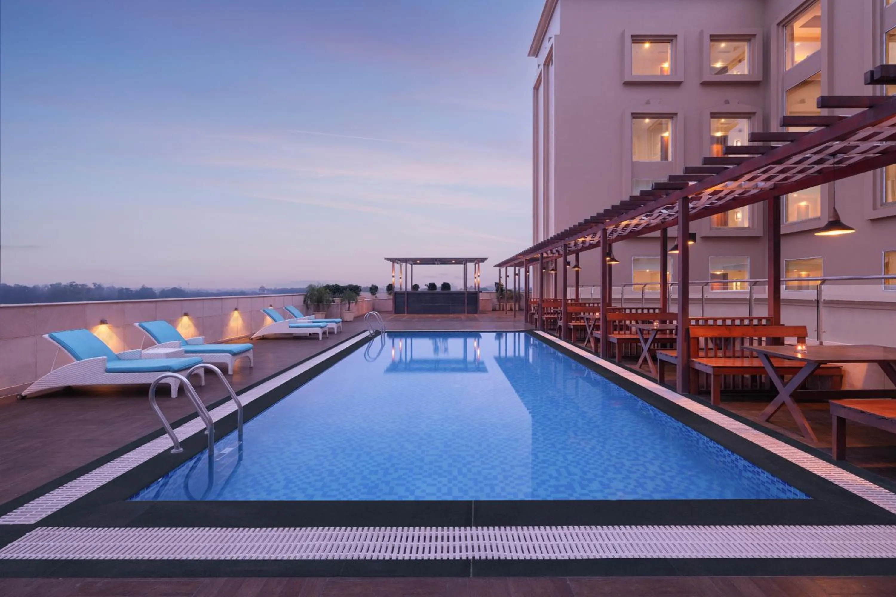 Swimming pool in Fairfield by Marriott Amritsar