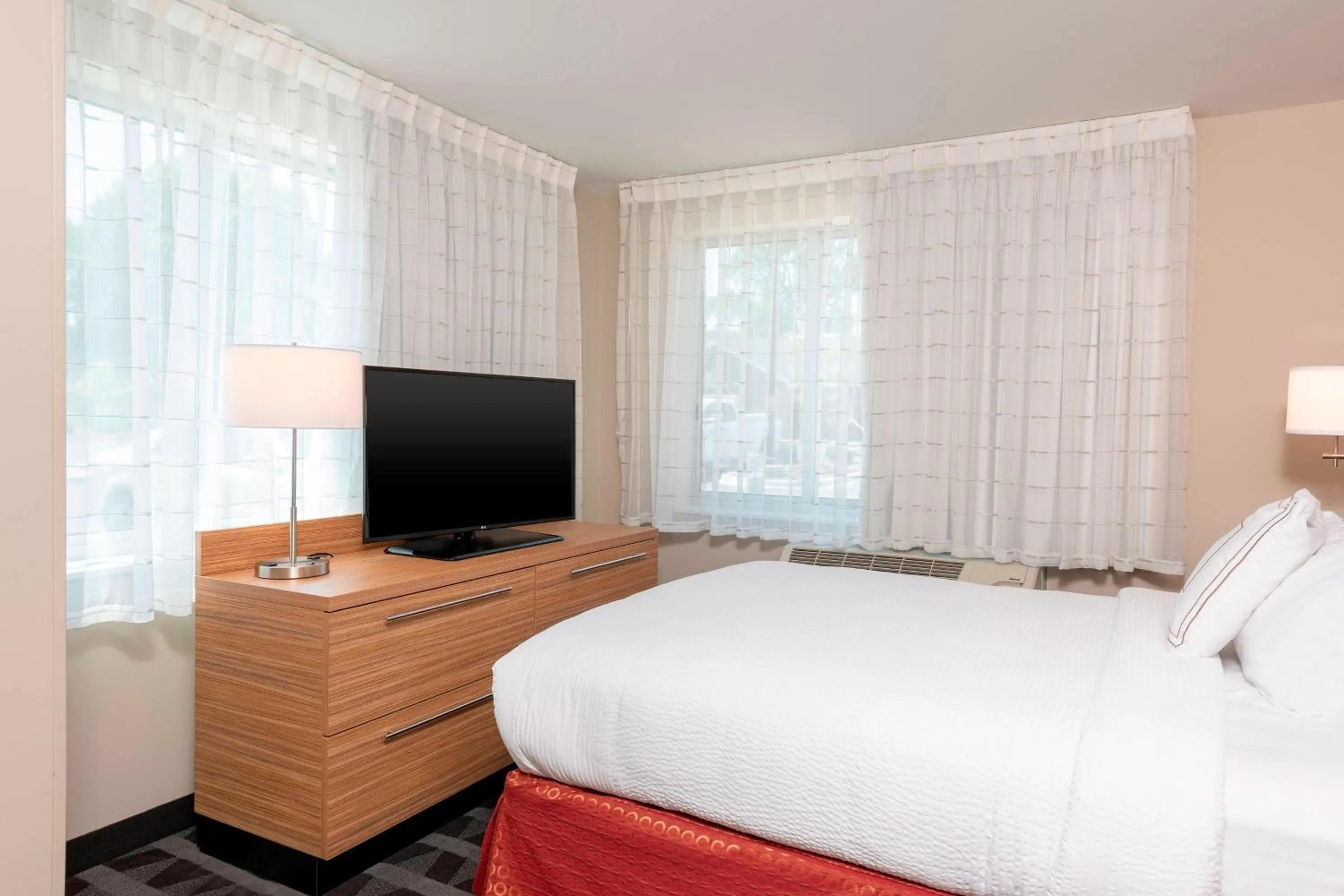 Bedroom, Bed in TownePlace Suites by Marriott Louisville North