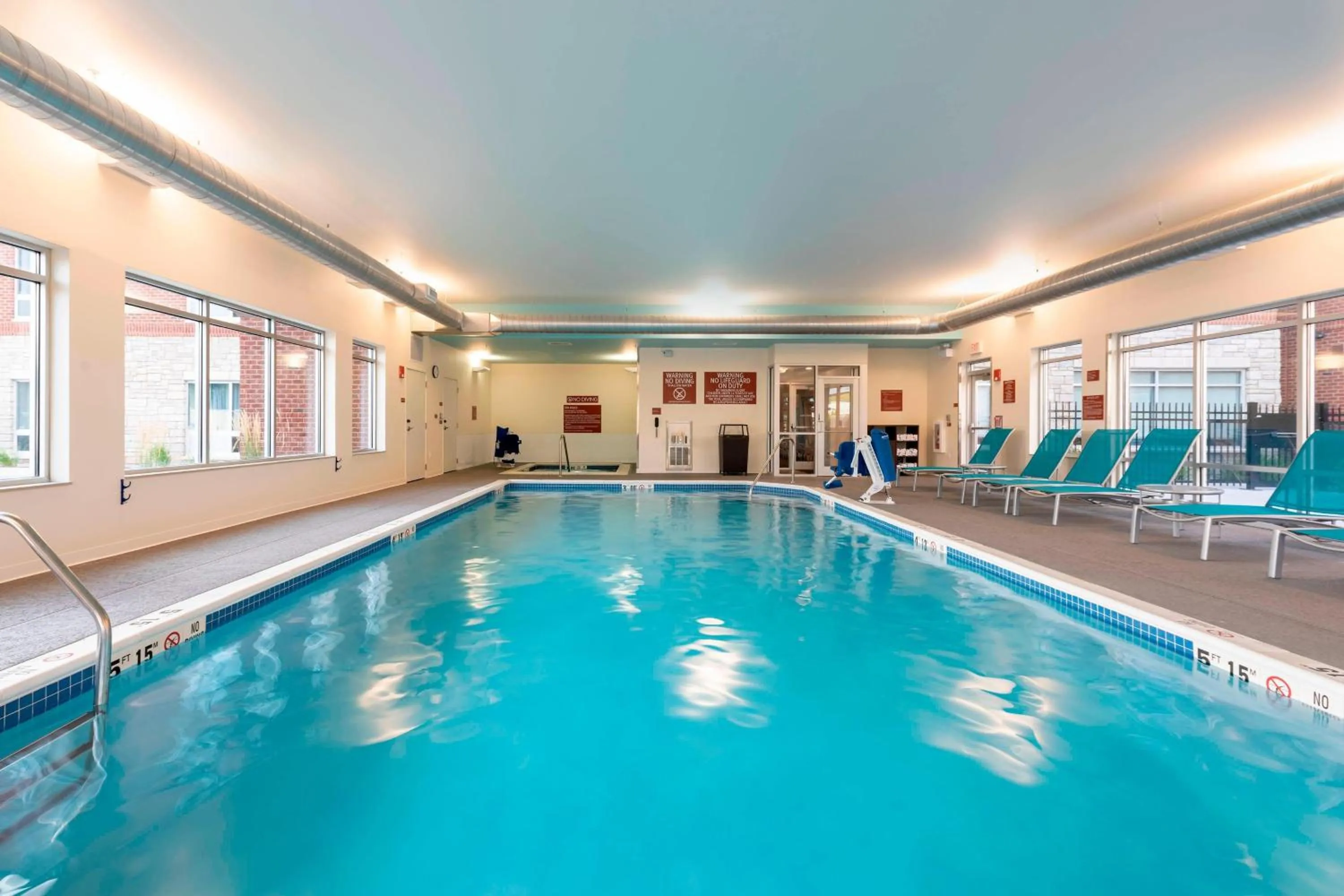 Swimming pool in TownePlace Suites by Marriott Louisville North