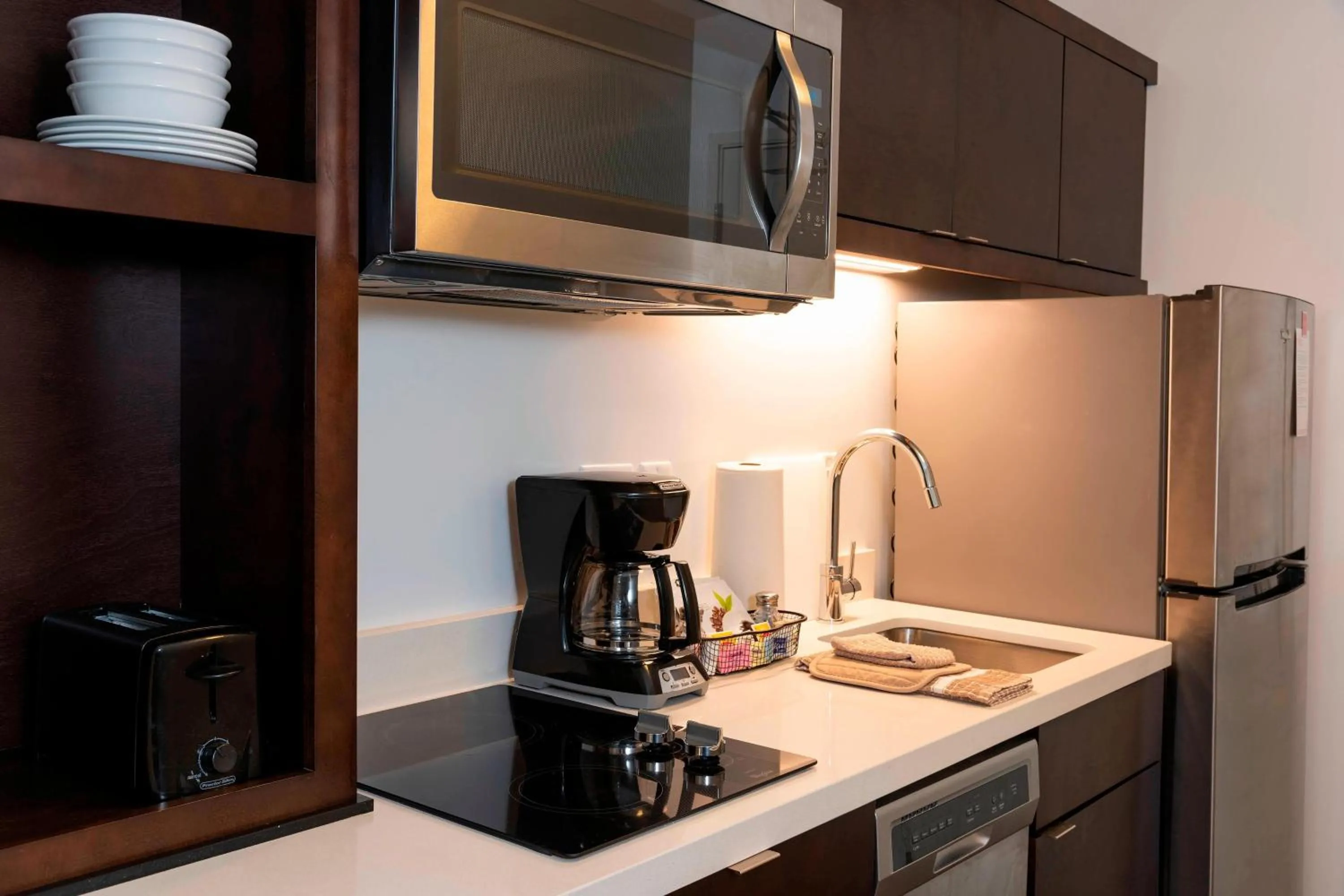 Kitchen or kitchenette in TownePlace Suites by Marriott Louisville North