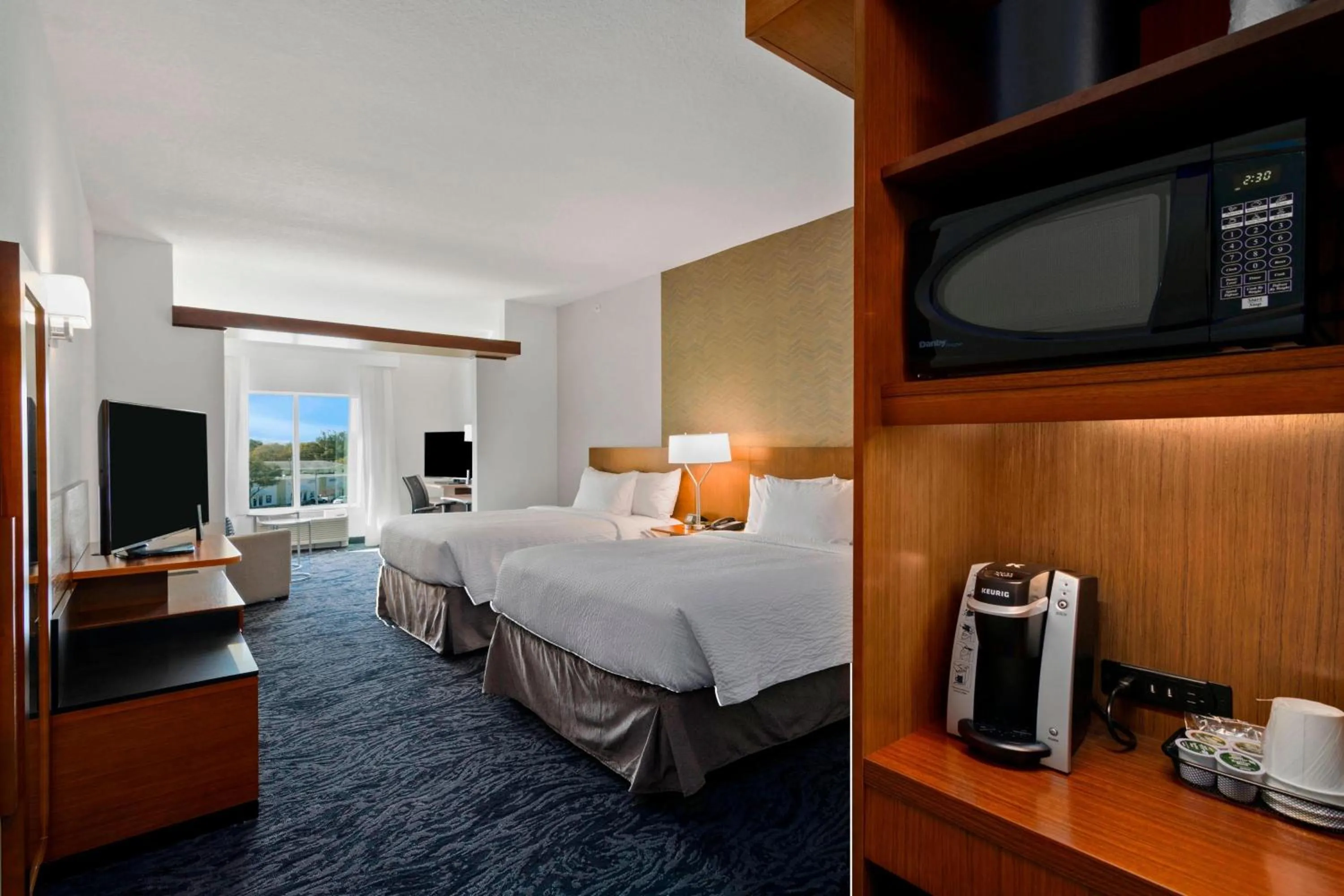 Photo of the whole room, Bed in Fairfield Inn & Suites by Marriott St Petersburg North