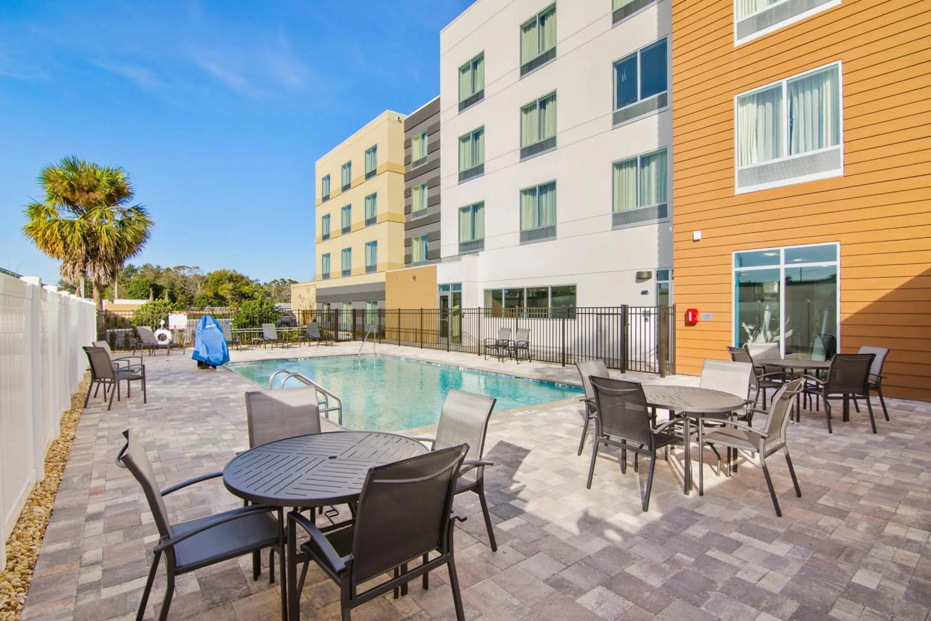 Swimming pool in Fairfield Inn & Suites by Marriott St Petersburg North