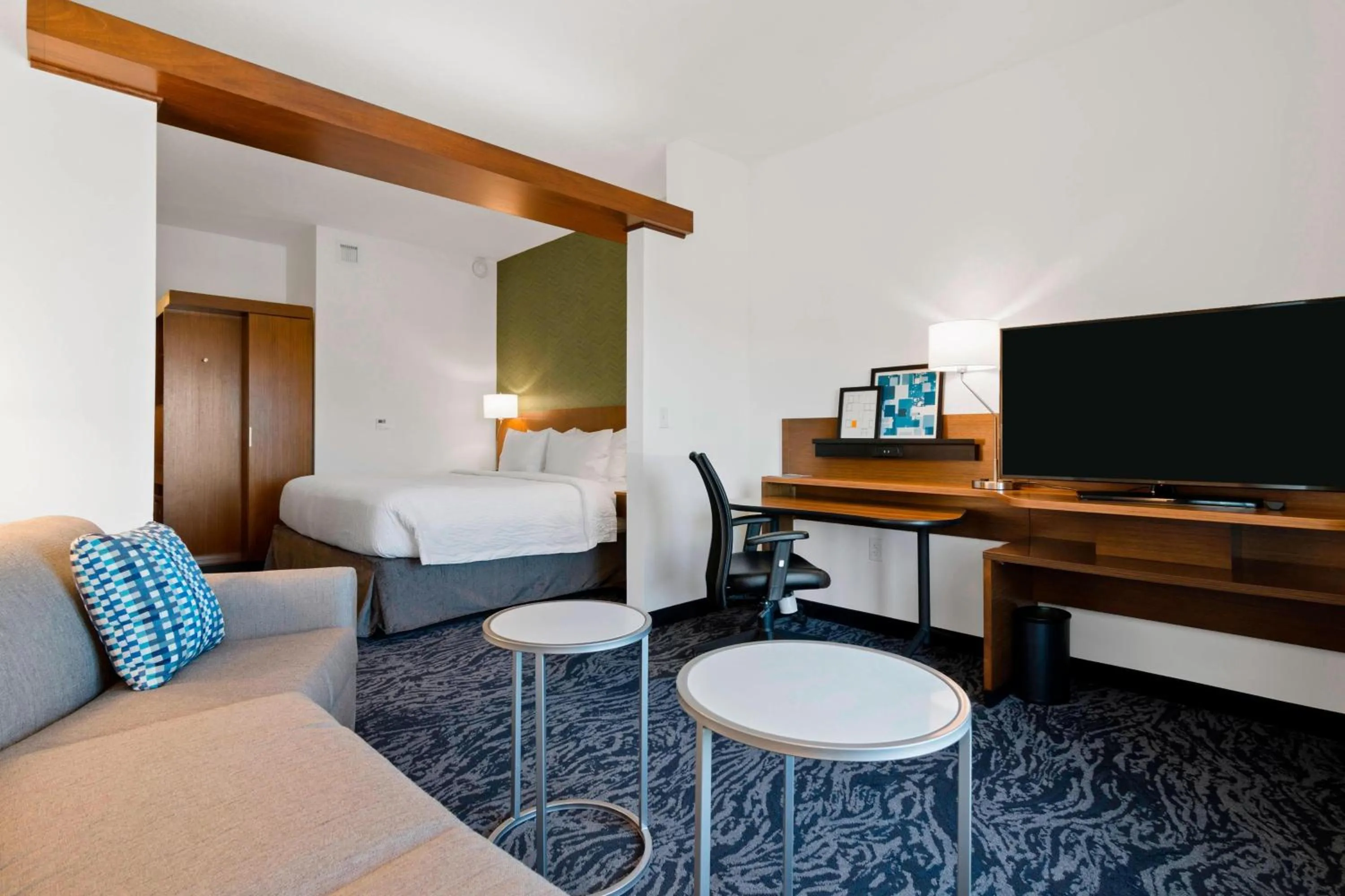 Living room in Fairfield Inn & Suites by Marriott St Petersburg North