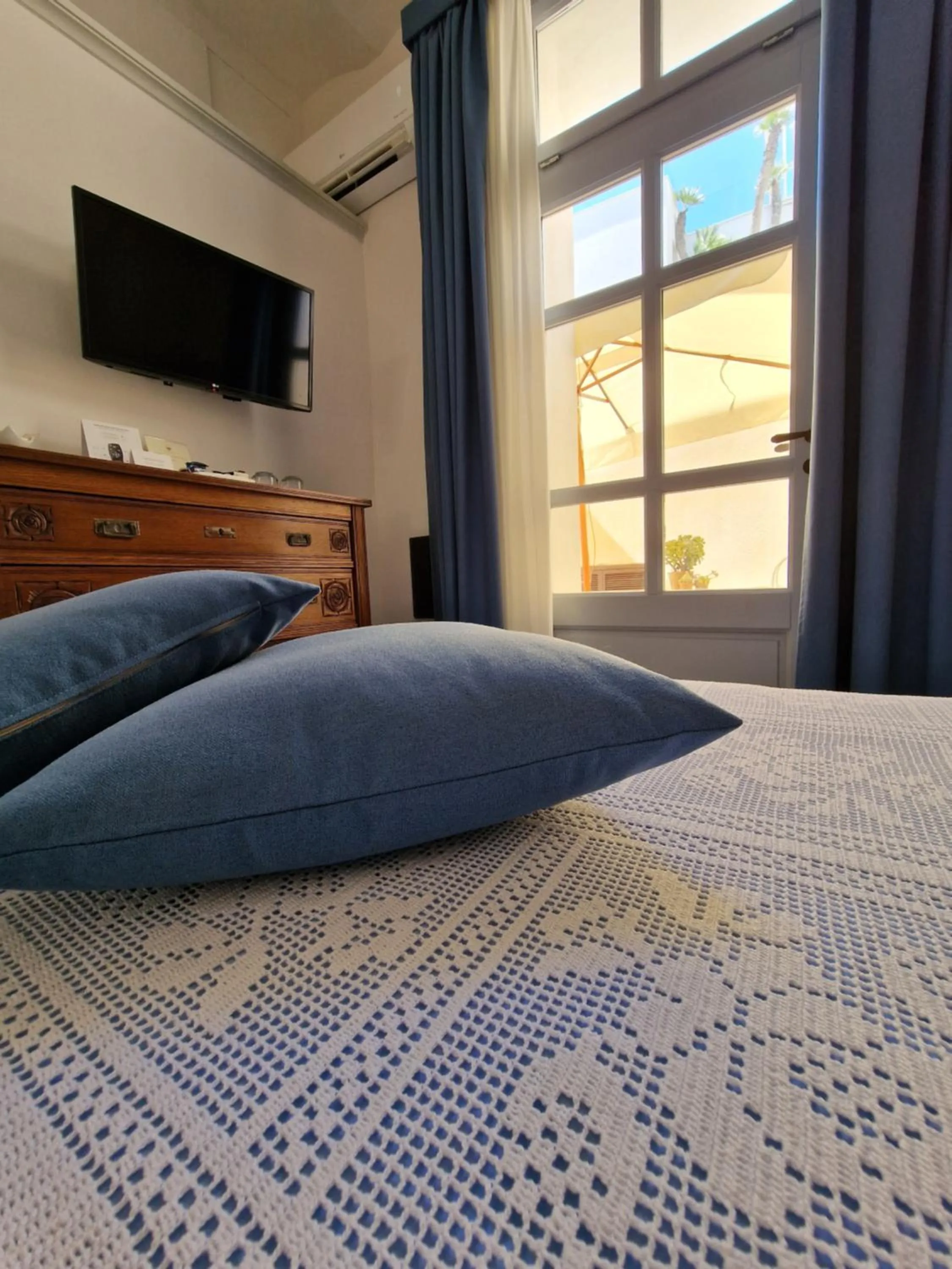 Bed in Ngonia Bay Boutique Hotel