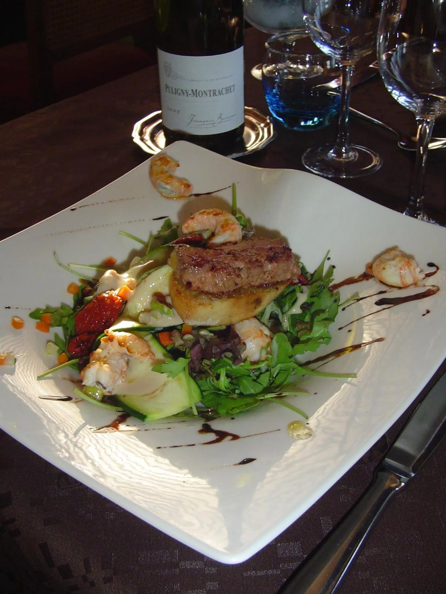 Restaurant/places to eat in Le Pavillon