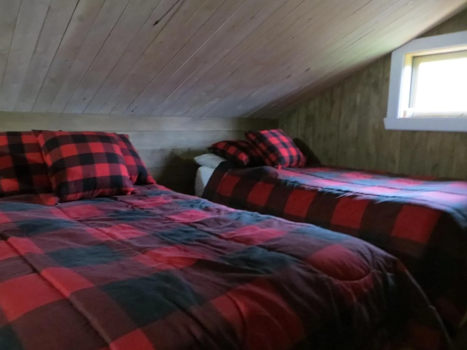 Bedroom, Bed in La maison sous les arbres