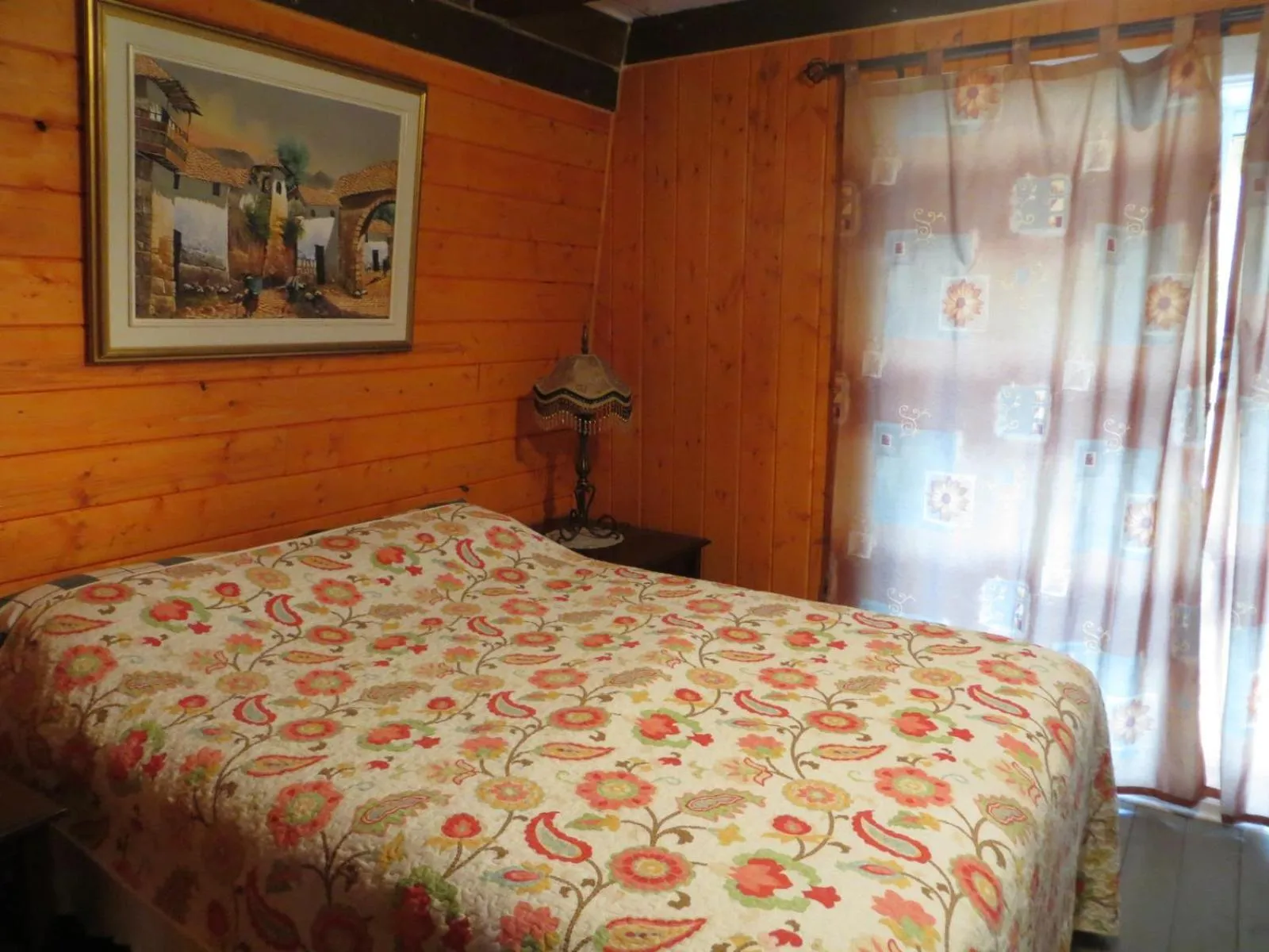 Bed in La maison sous les arbres