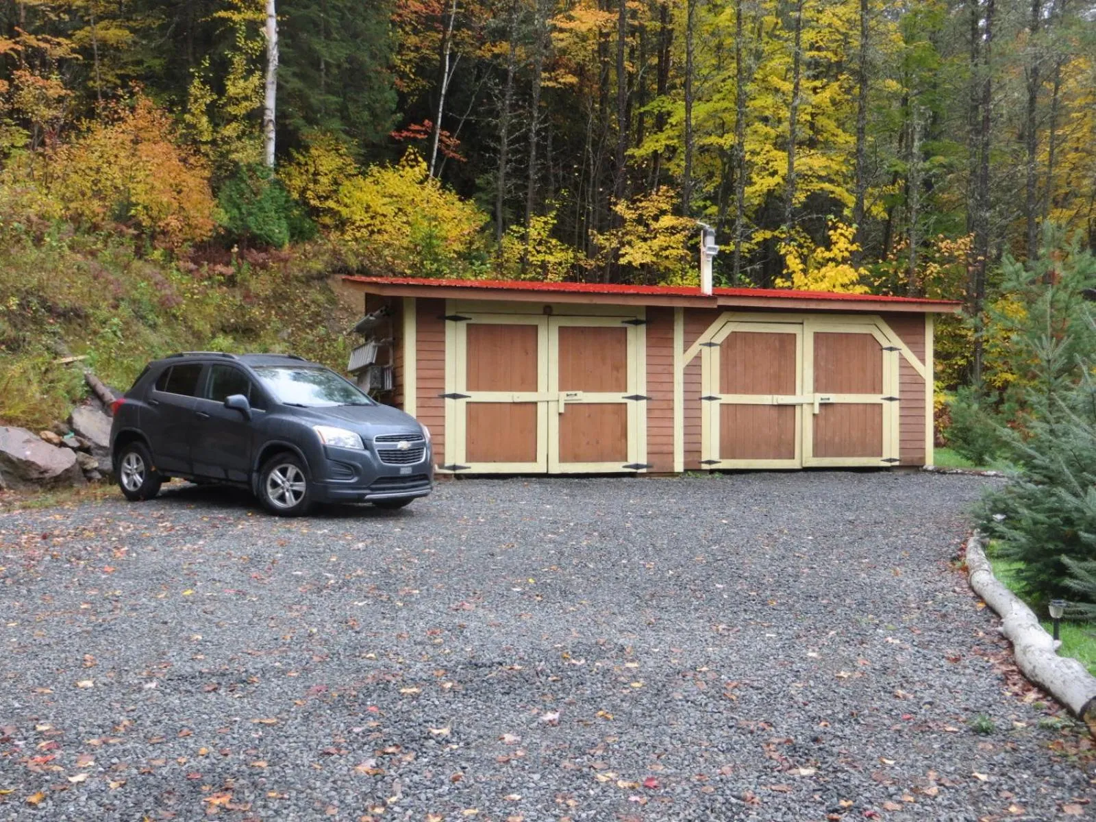 La maison sous les arbres