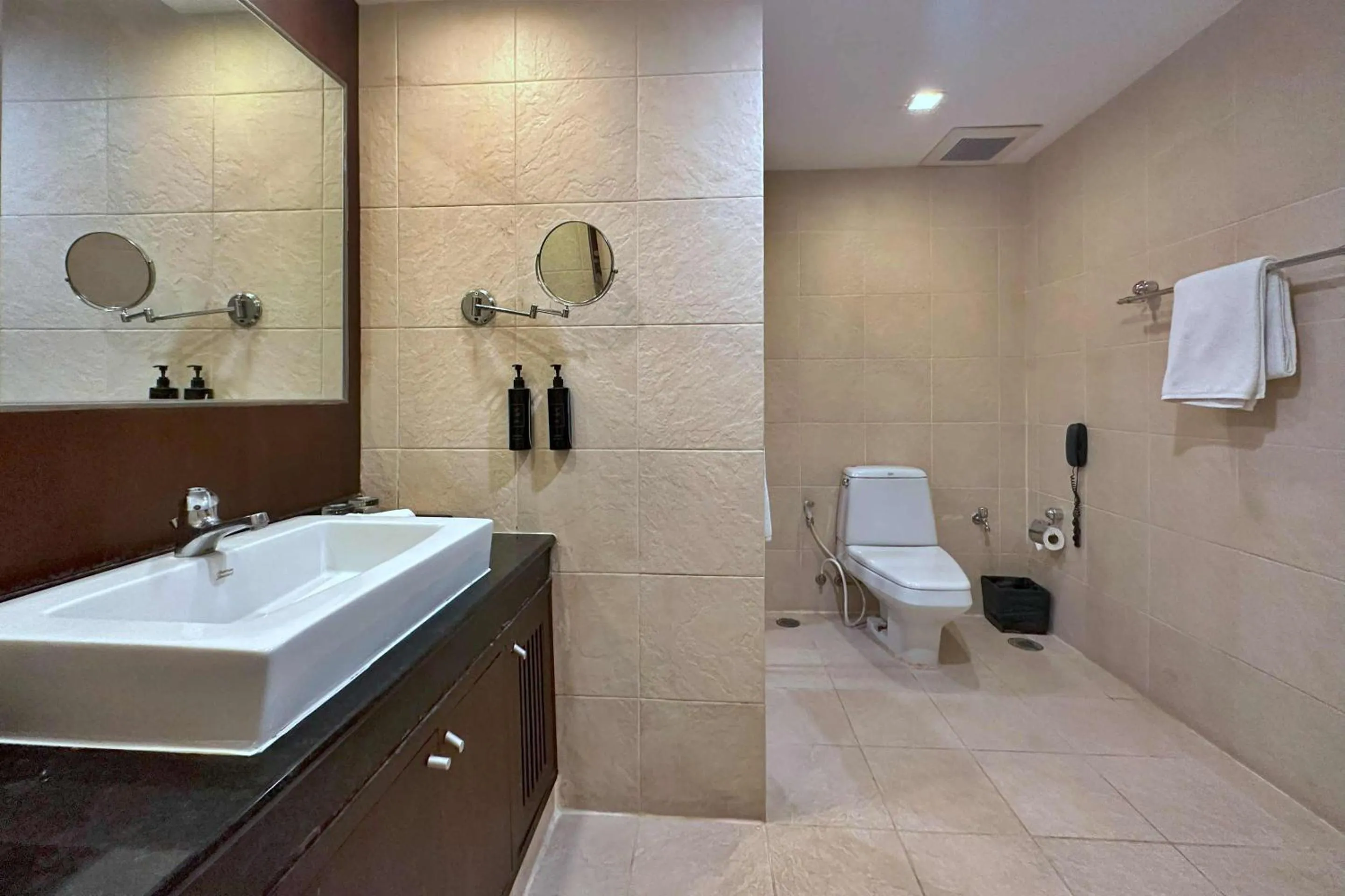 Bathroom in Grand Mercure Bangkok Asoke Residence