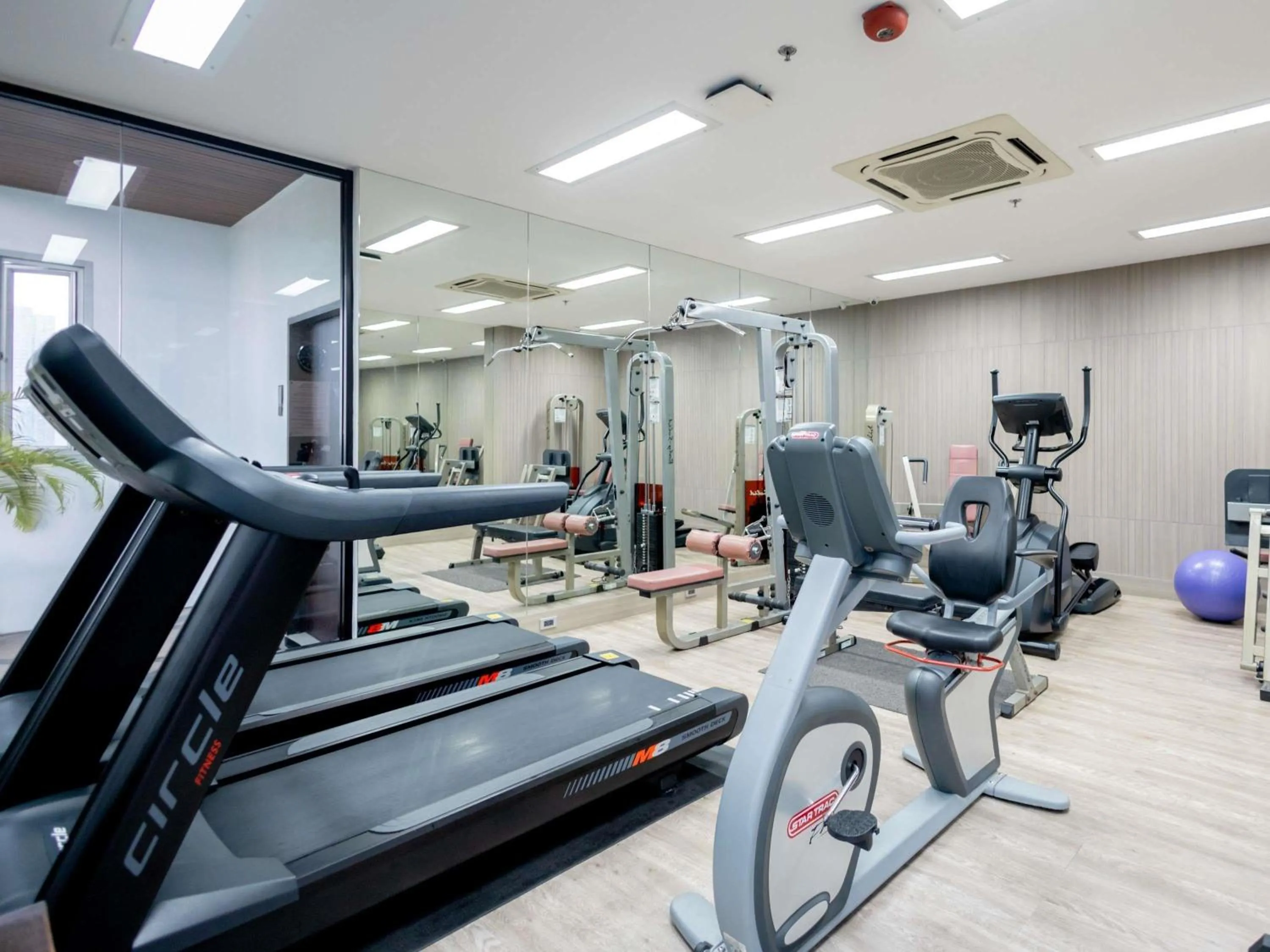 Fitness centre/facilities in Grand Mercure Bangkok Asoke Residence