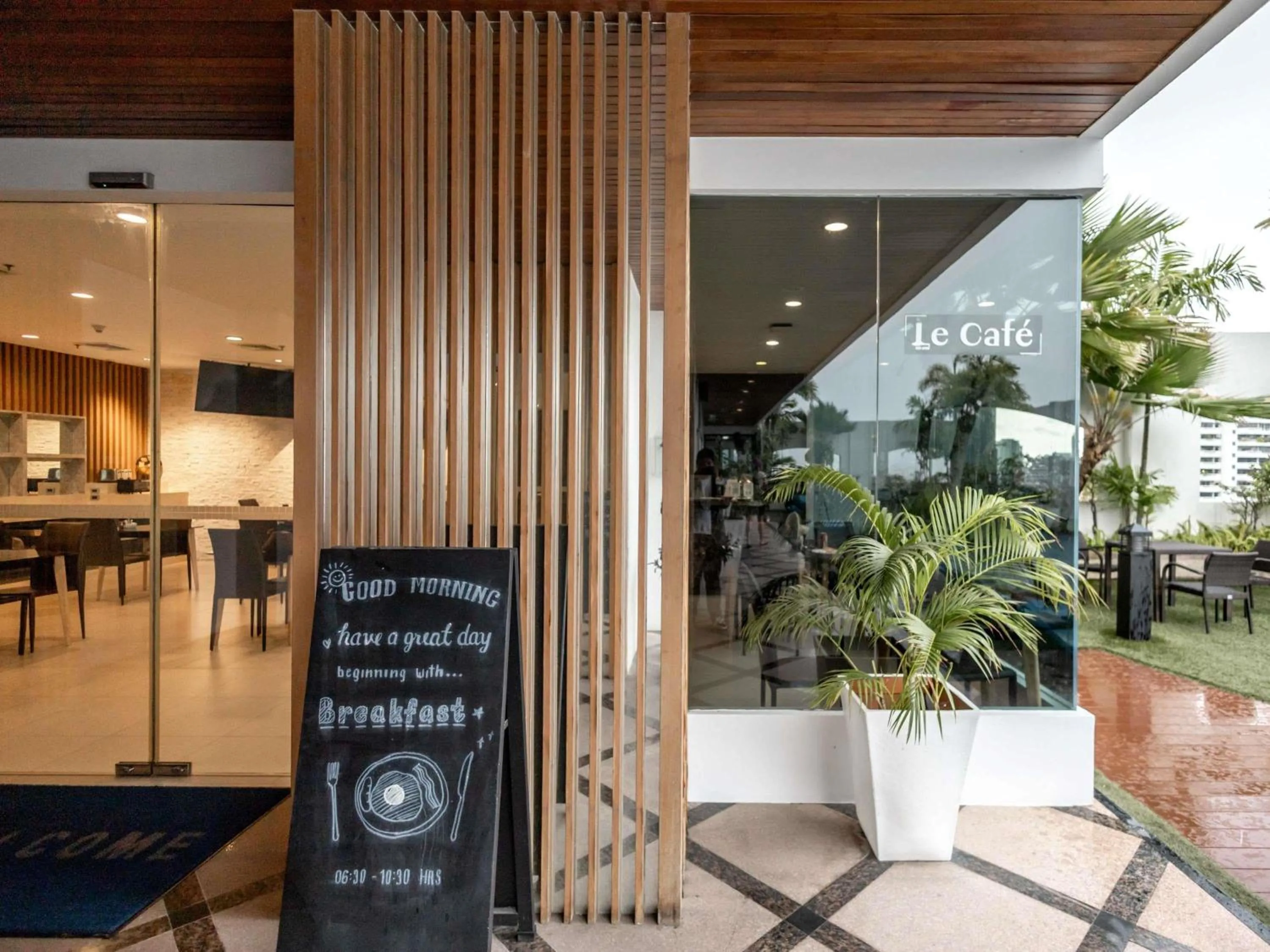 Breakfast in Grand Mercure Bangkok Asoke Residence