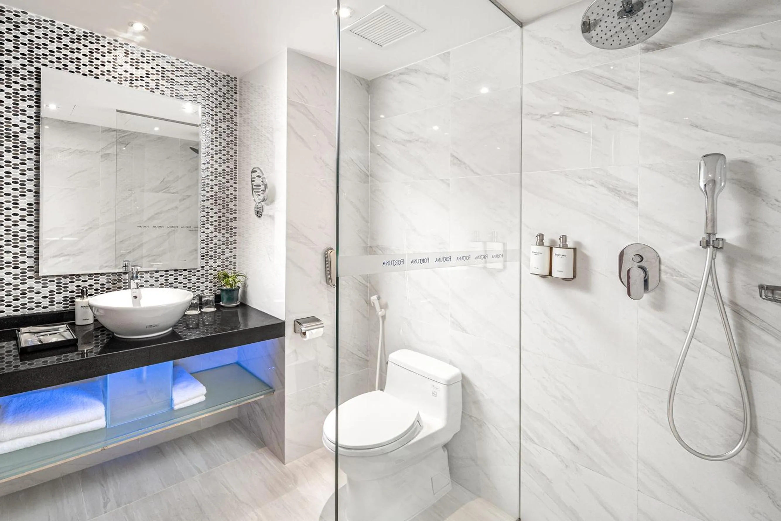 Shower in Fortuna Hotel Hanoi