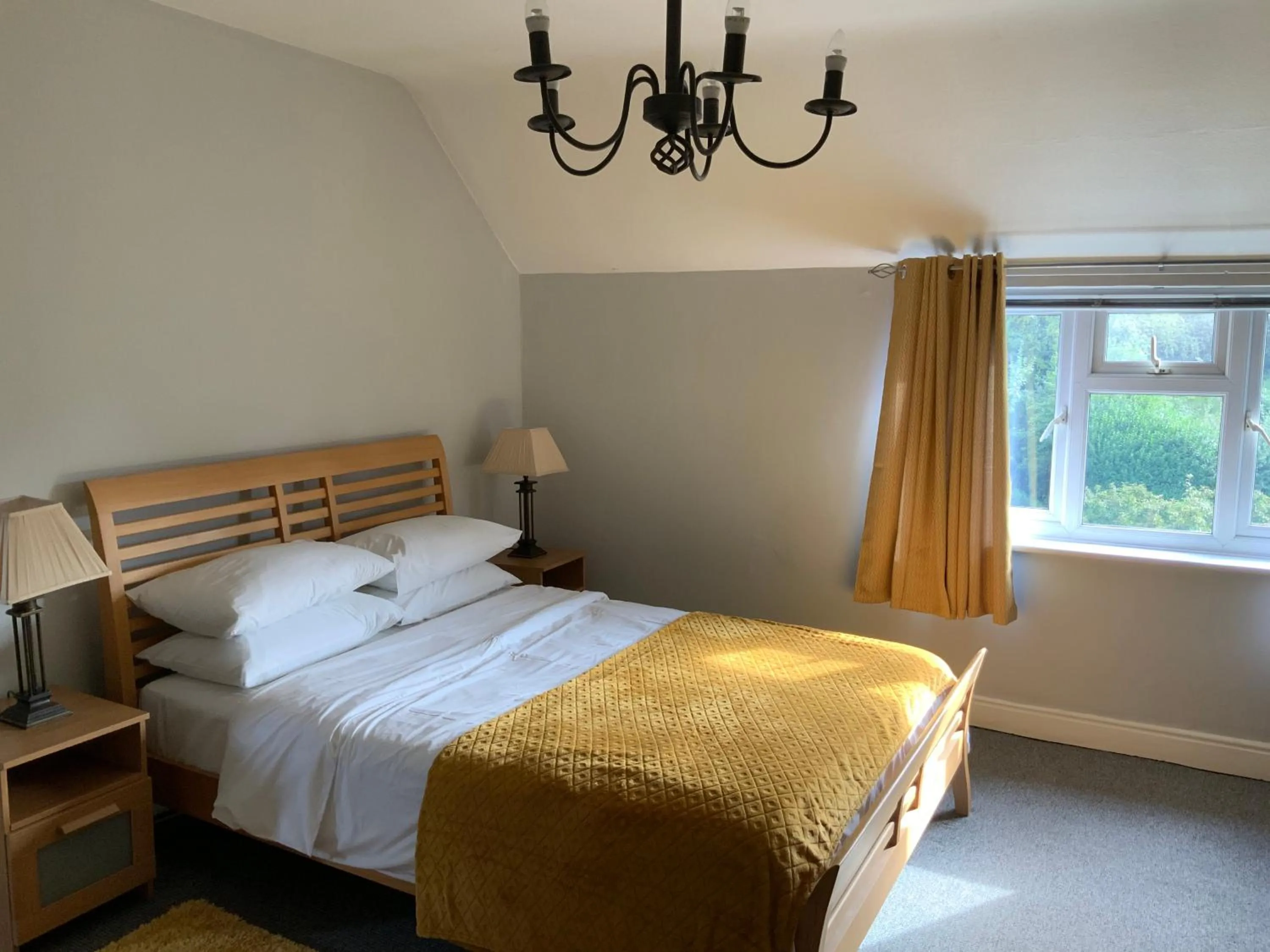 Bedroom, Bed in Mackworth House Farm