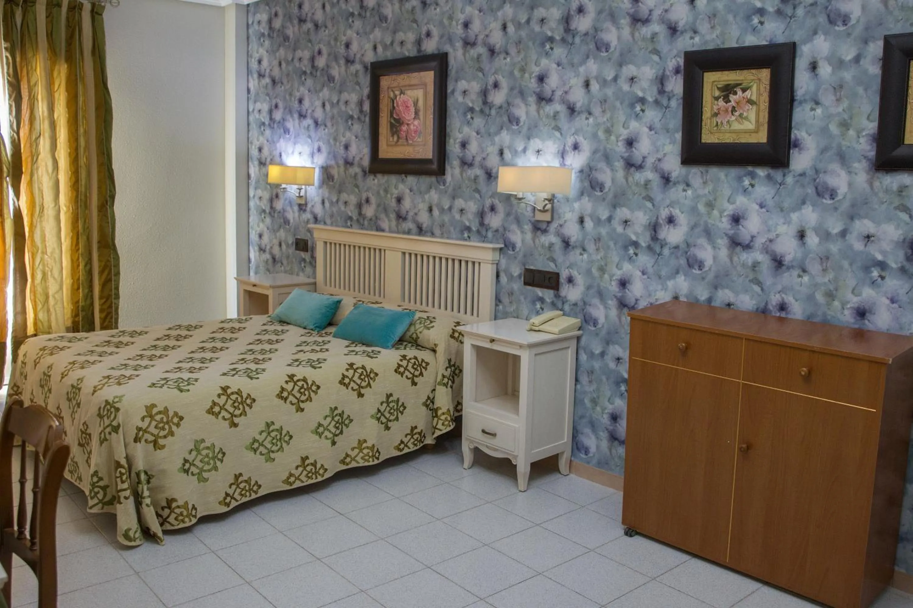 Photo of the whole room, Bed in Hostal La Palmera