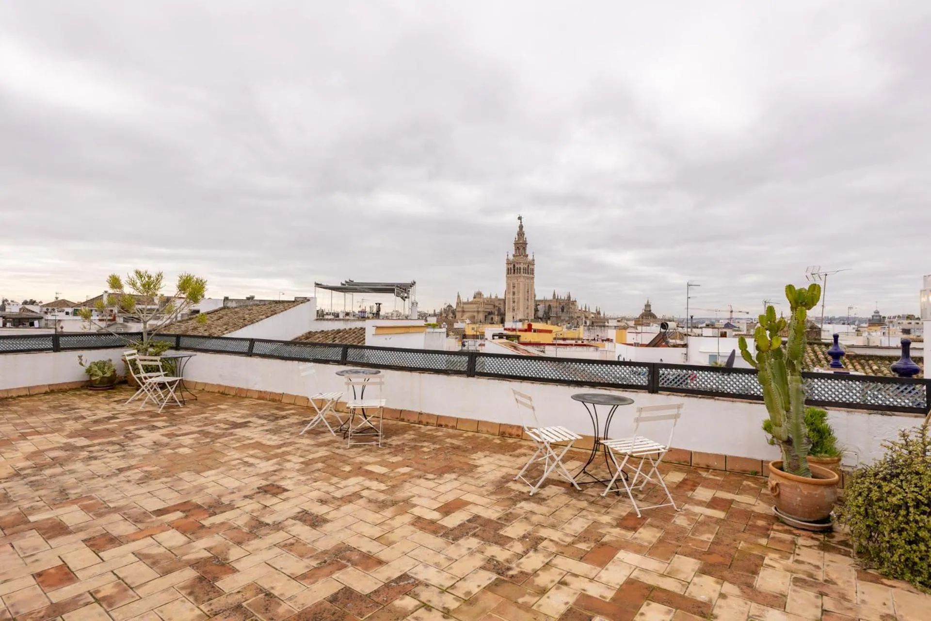 Palacio Marmoles by Valcambre