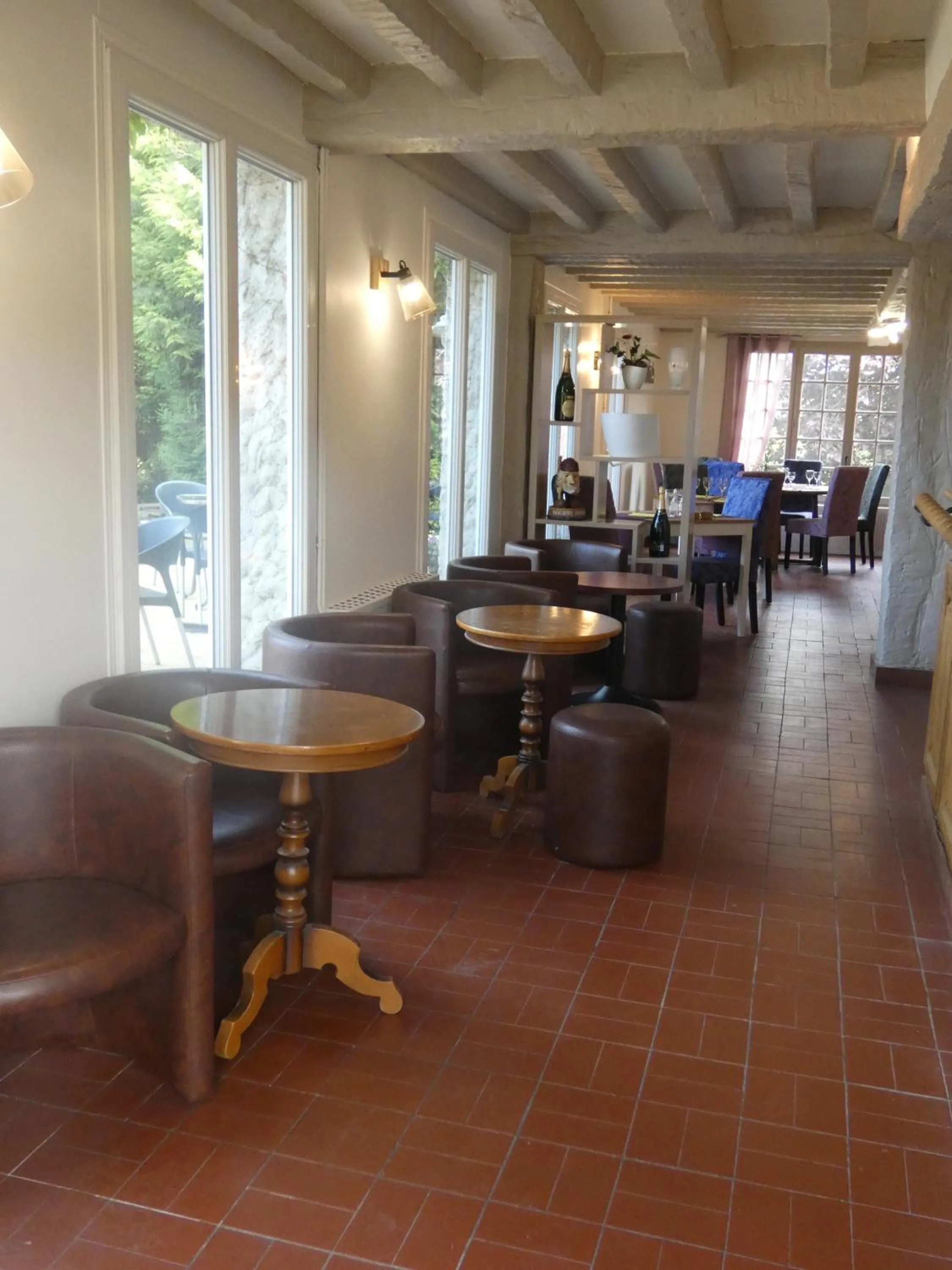 Property building in Logis Hôtel Restaurant Auberge Saint Martin