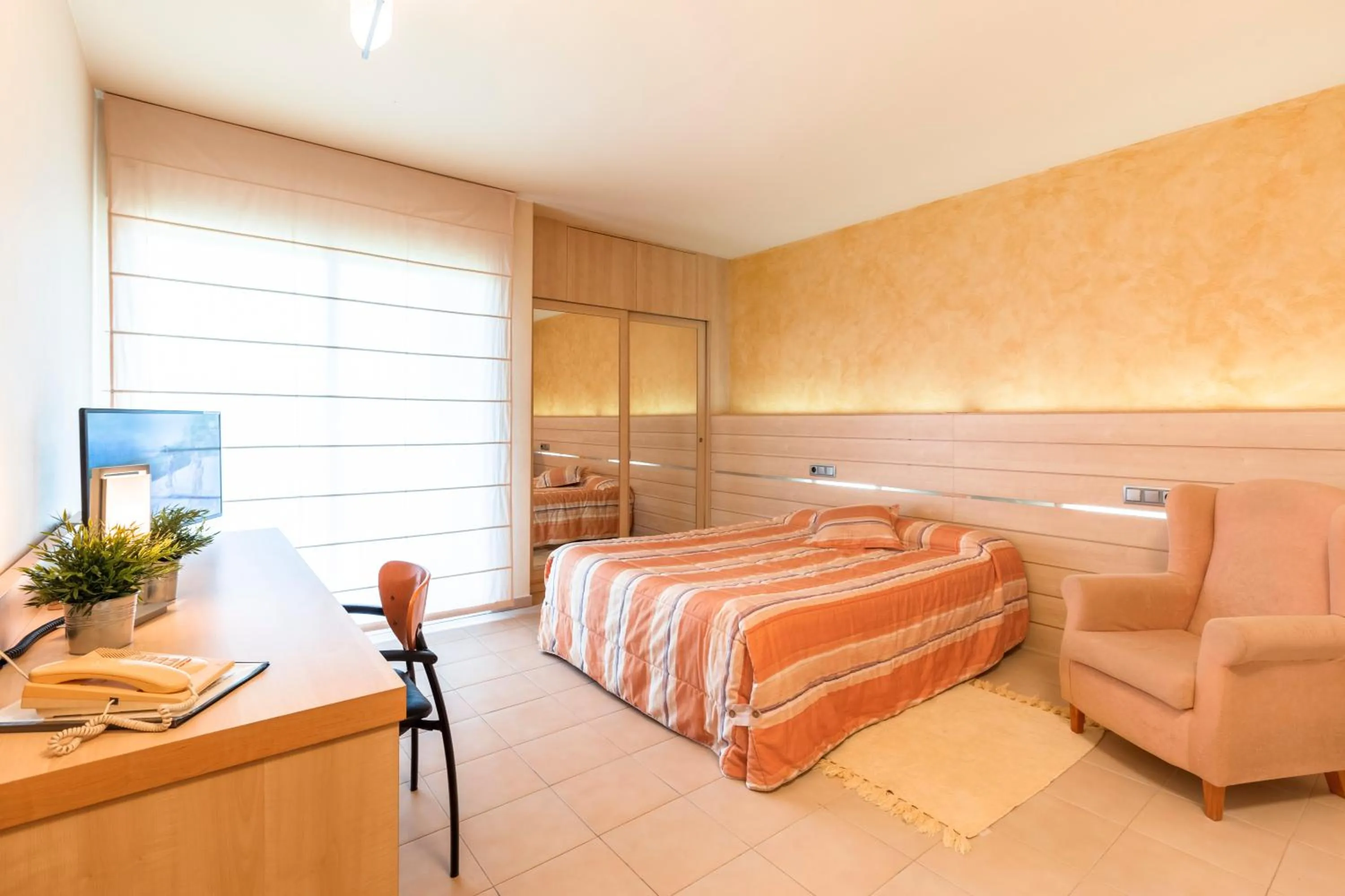 Photo of the whole room, Bed in Hotel Sausa