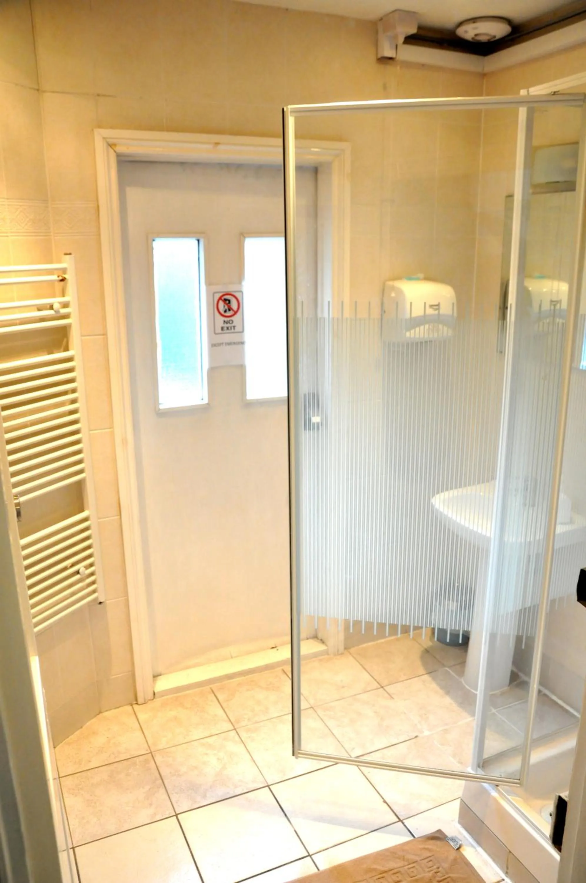 Shower in Caspian Hotel