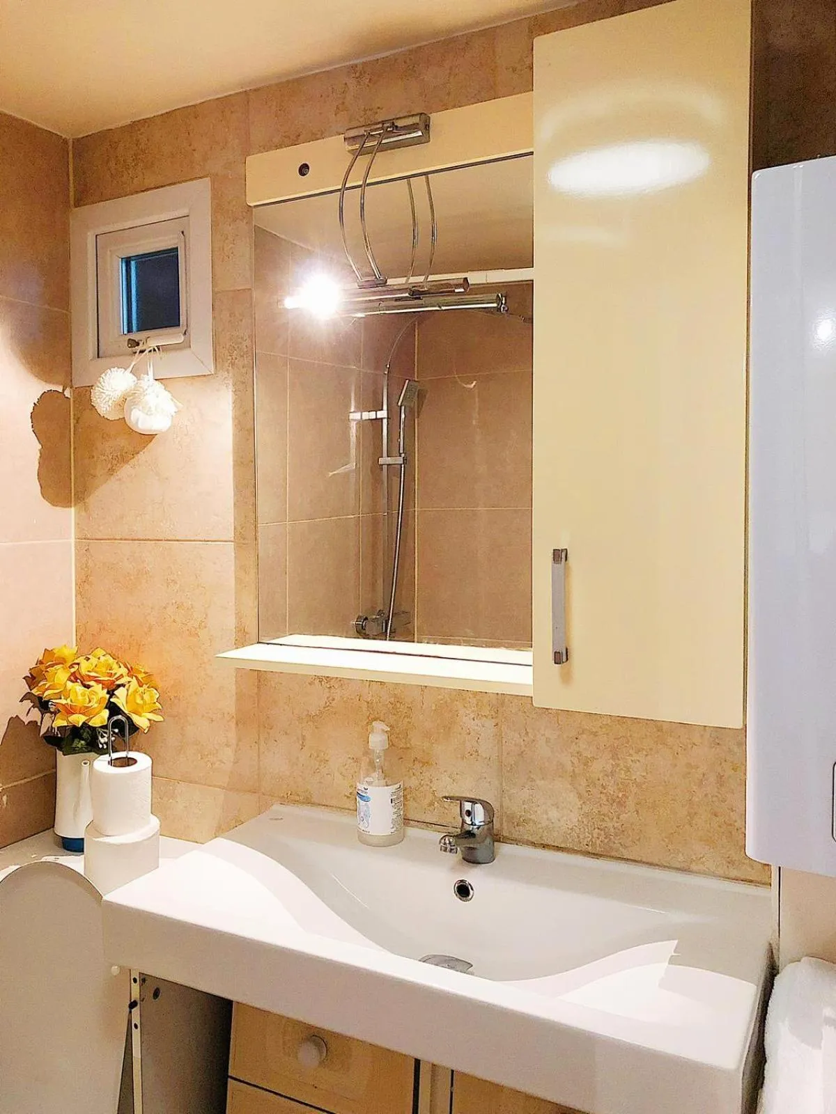 Bathroom in Caspian Hotel