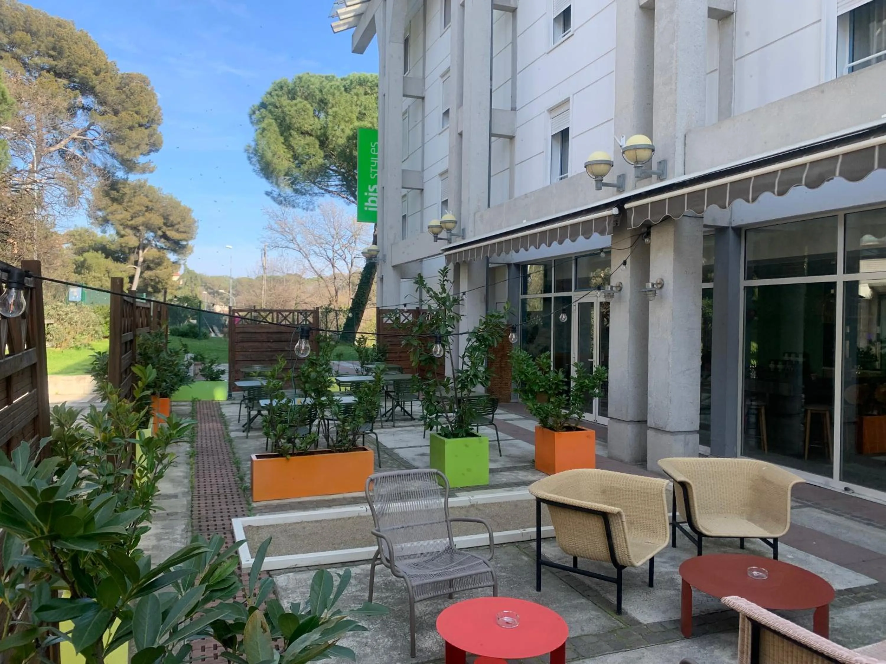Patio in ibis Styles Antibes