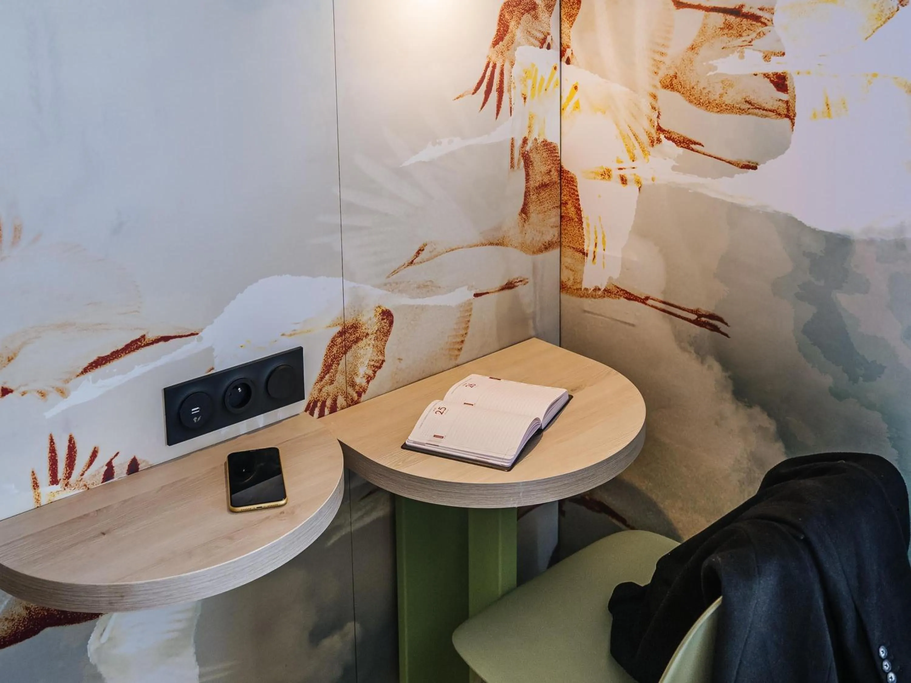 Bedroom in ibis Styles Antibes