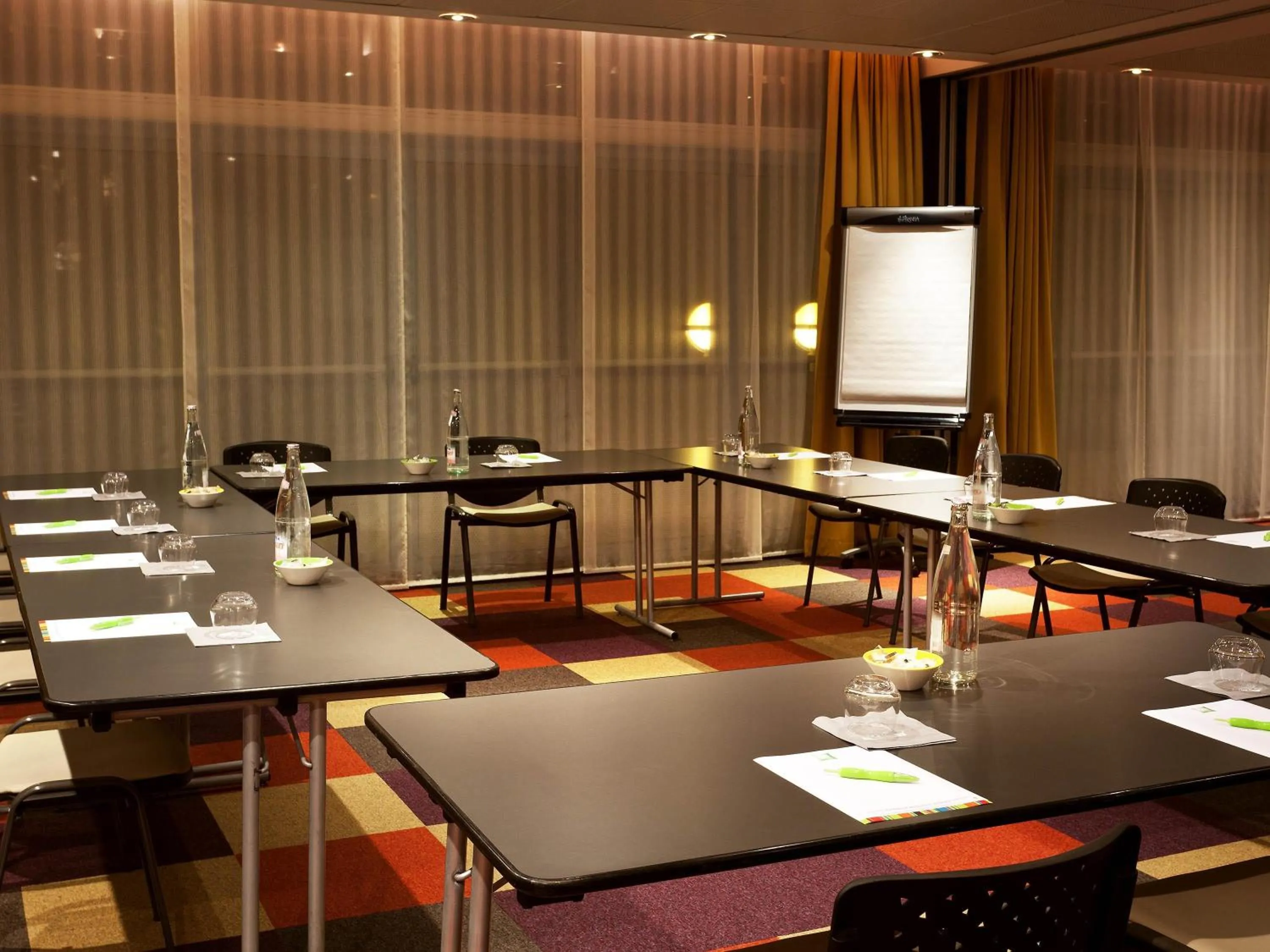 Meeting/conference room in ibis Styles Antibes