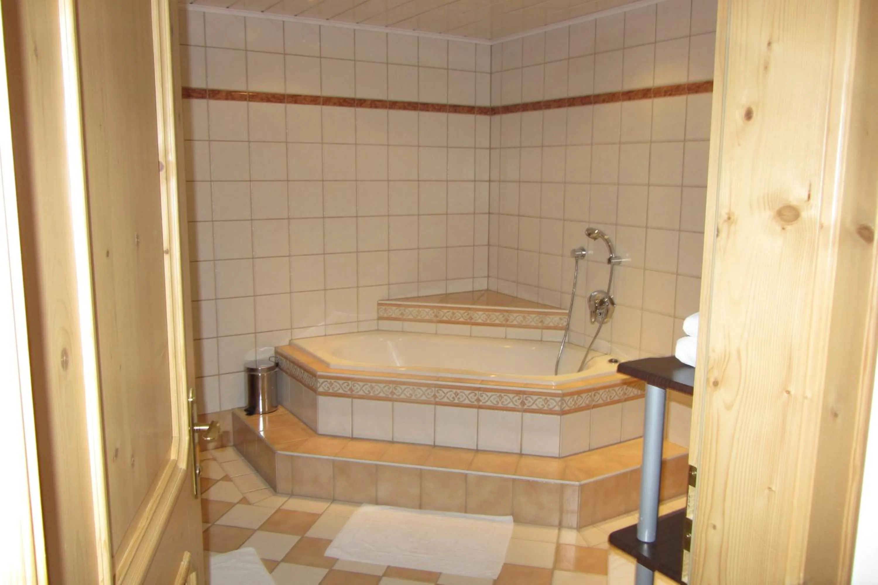 Shower in Hotel Garni Landhaus Trenkenbach