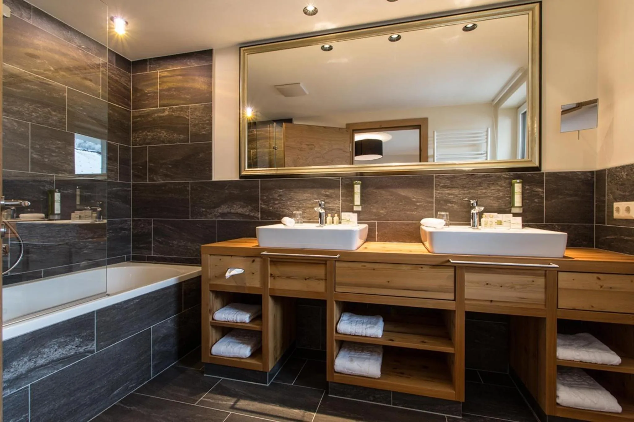 Bathroom in Hotel Bergblick 4 Sterne Superior