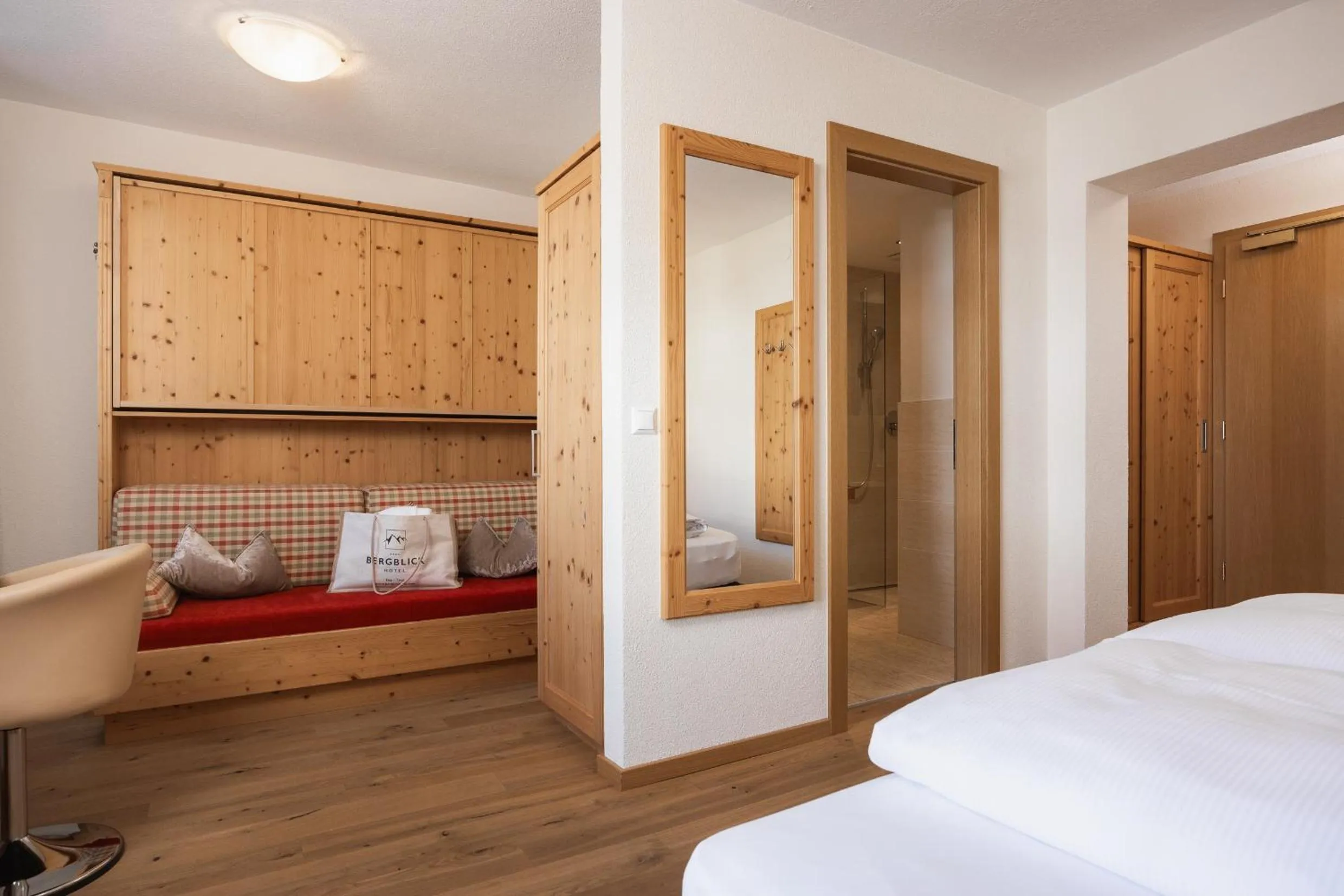 Bedroom, Bed in Hotel Bergblick 4 Sterne Superior