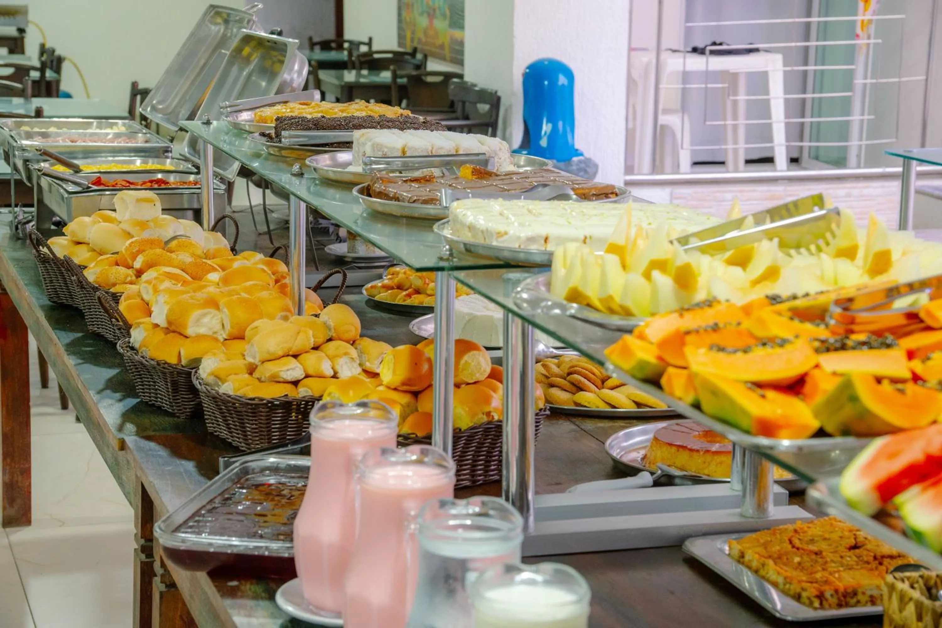 Breakfast in Shangrilá - Rede Soberano