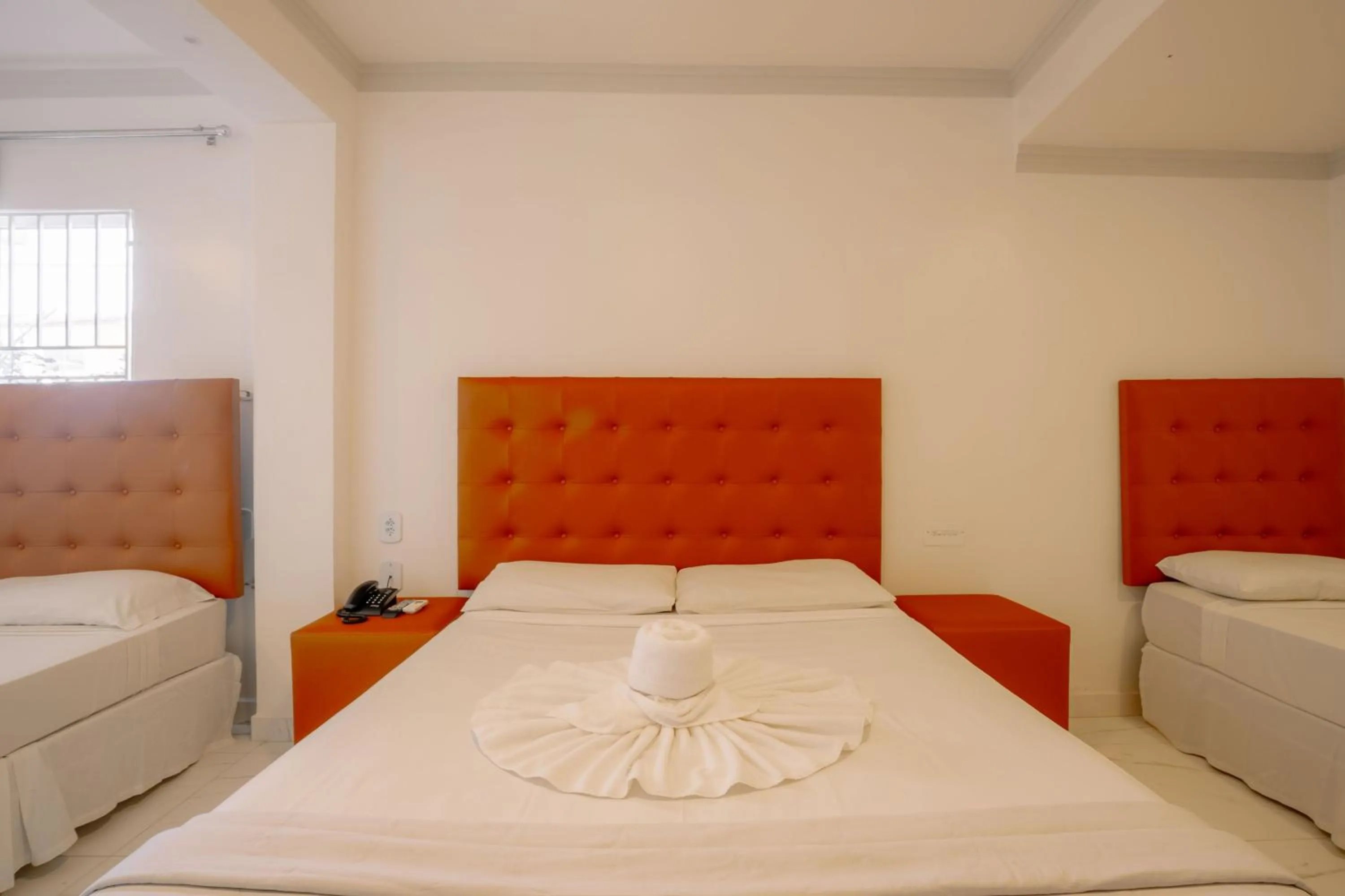 Bedroom, Bed in Shangrilá - Rede Soberano