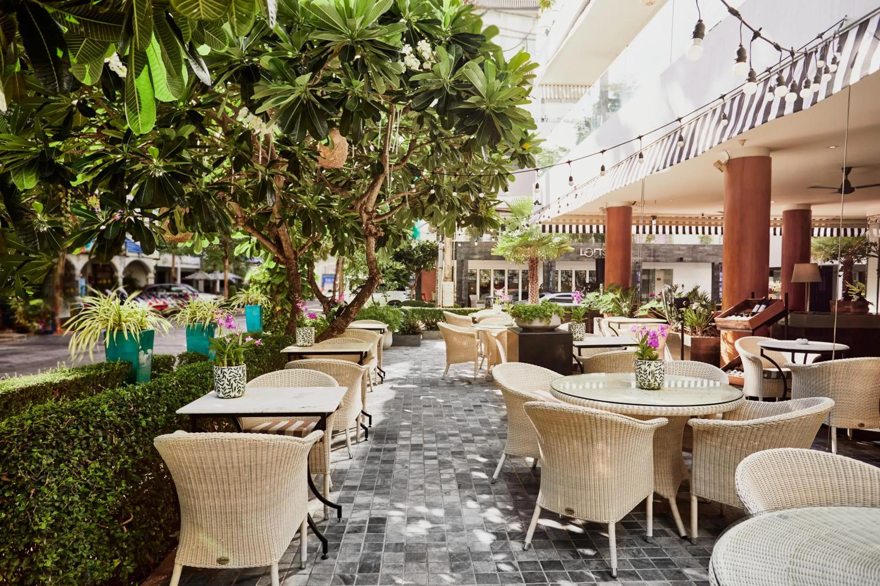 Restaurant/places to eat in BYD Lofts - Boutique Hotel & Serviced Apartments - Patong Beach, Phuket