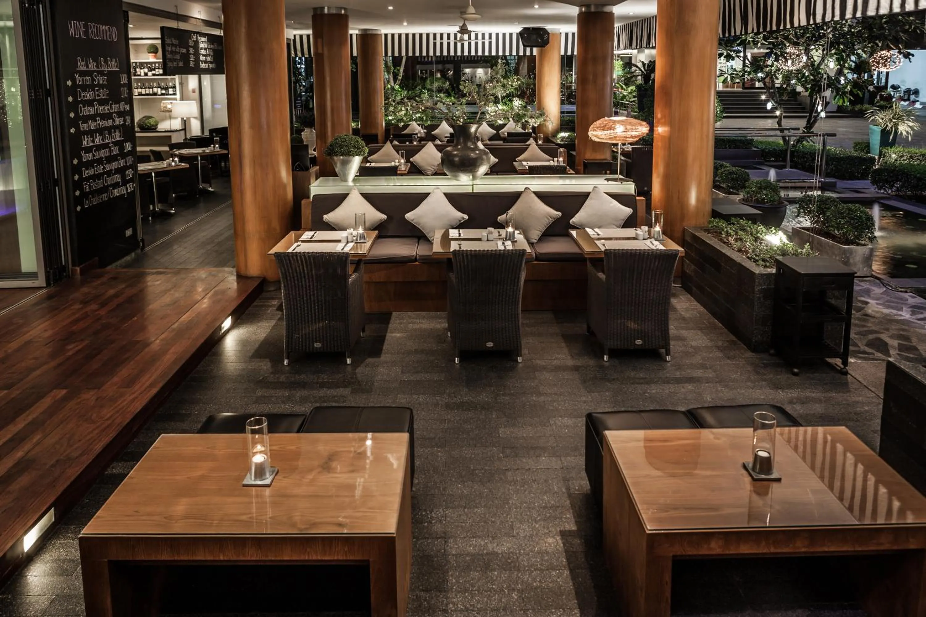 Restaurant/places to eat in BYD Lofts - Boutique Hotel & Serviced Apartments - Patong Beach, Phuket