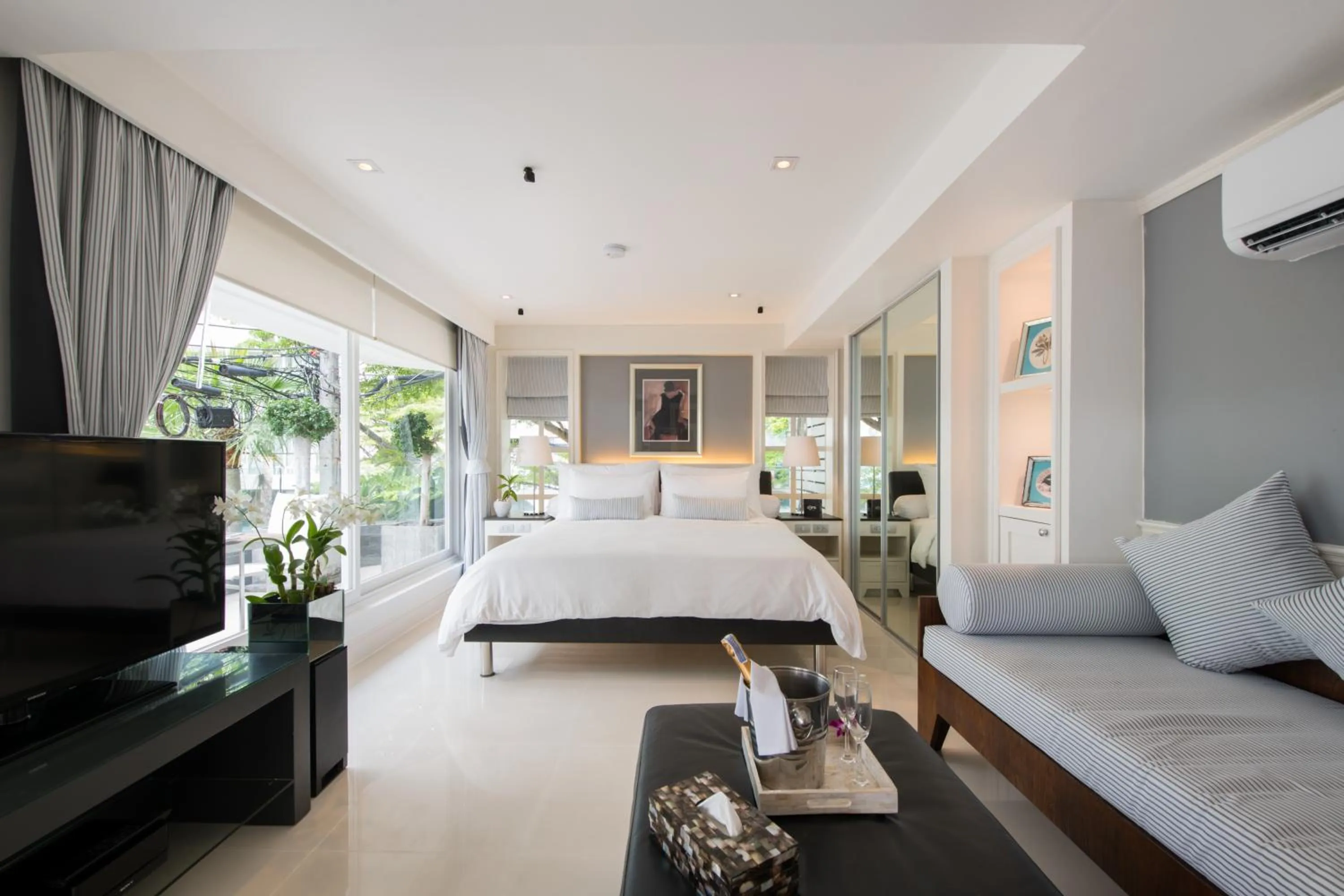 Living room, Bed in BYD Lofts - Boutique Hotel & Serviced Apartments - Patong Beach, Phuket