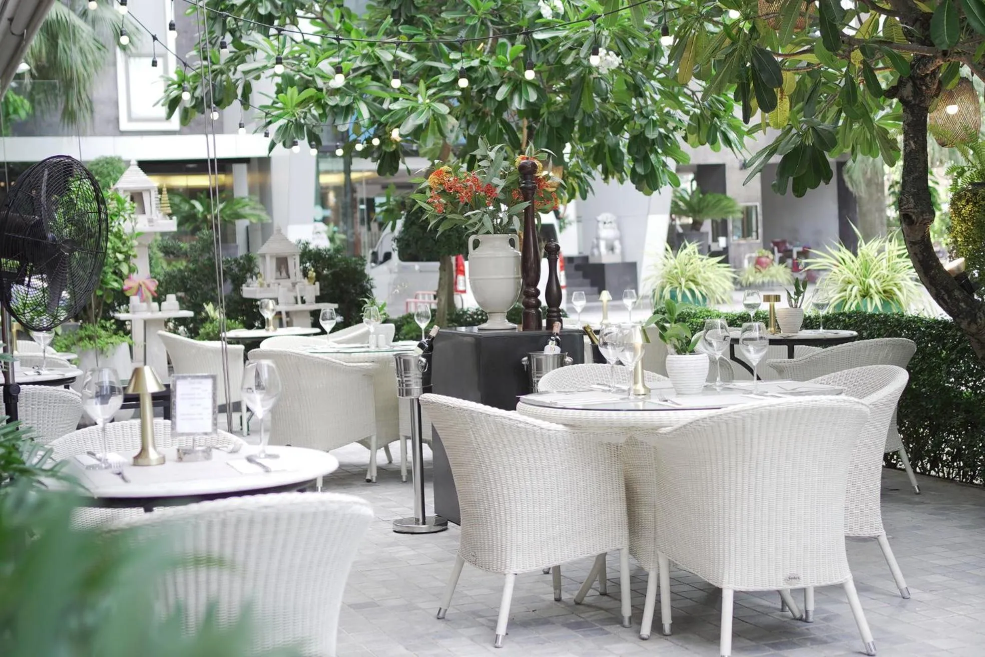 Entertainment in BYD Lofts - Boutique Hotel & Serviced Apartments - Patong Beach, Phuket