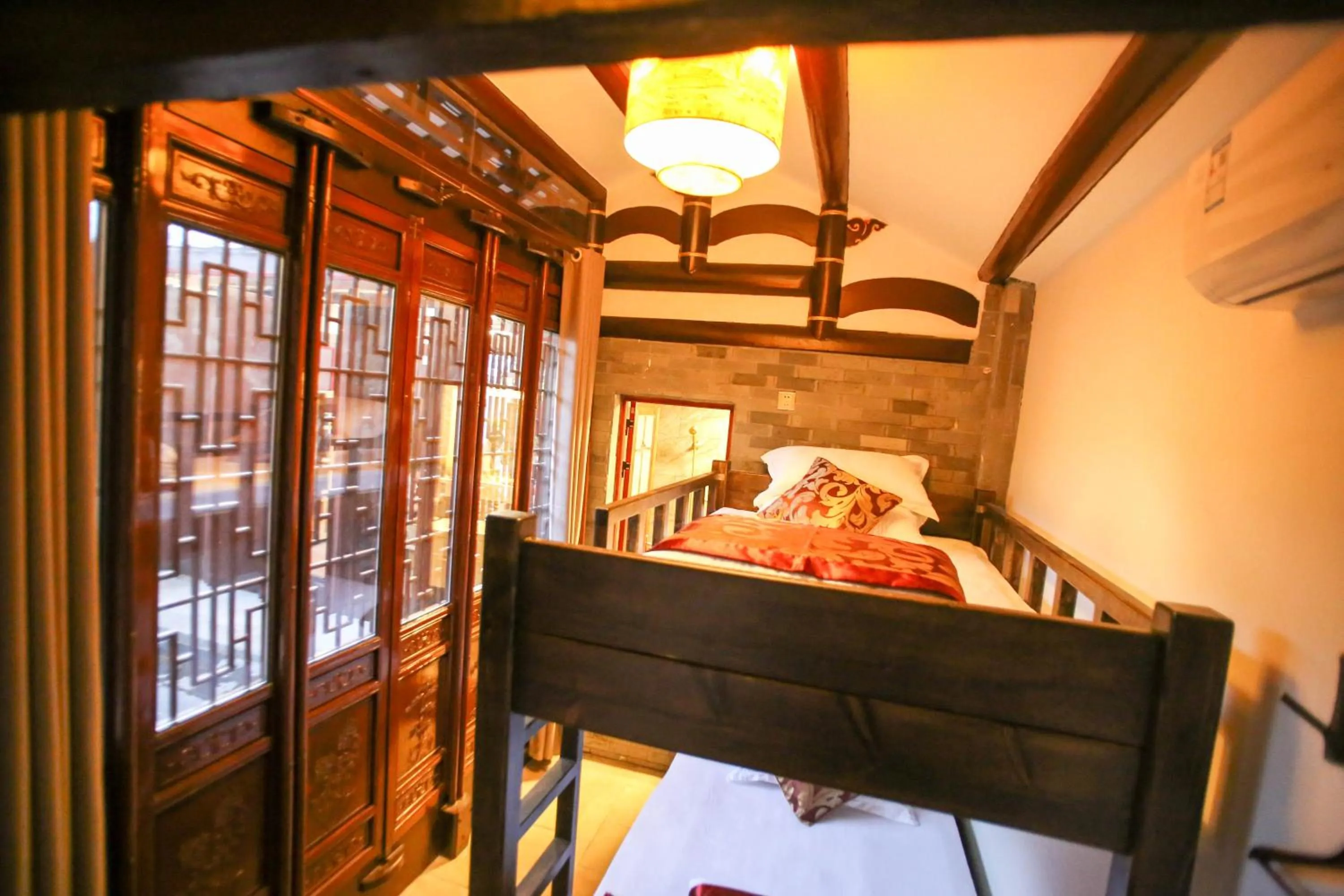 Photo of the whole room, Bed in Manju Inn