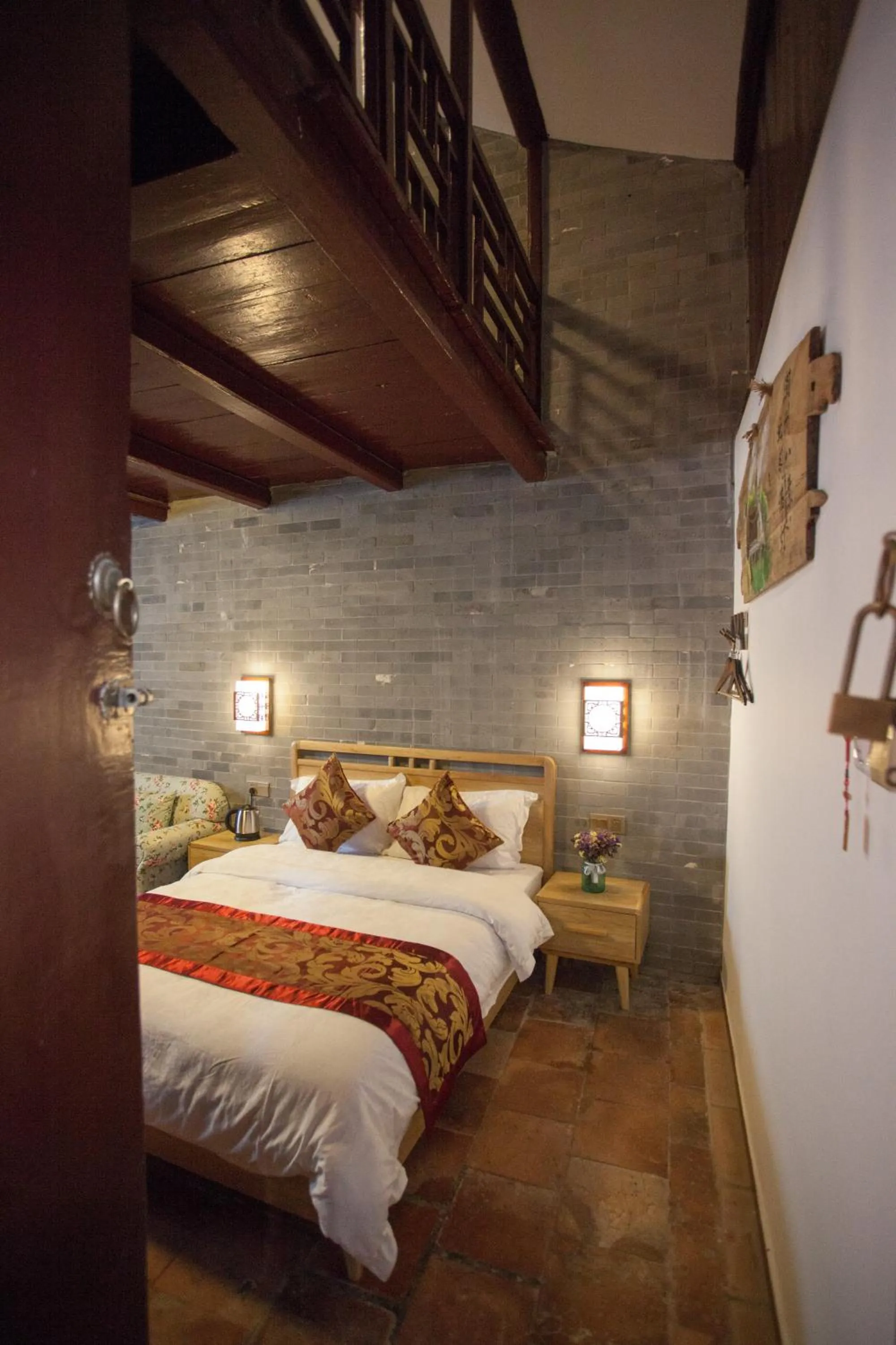 Photo of the whole room, Bed in Manju Inn