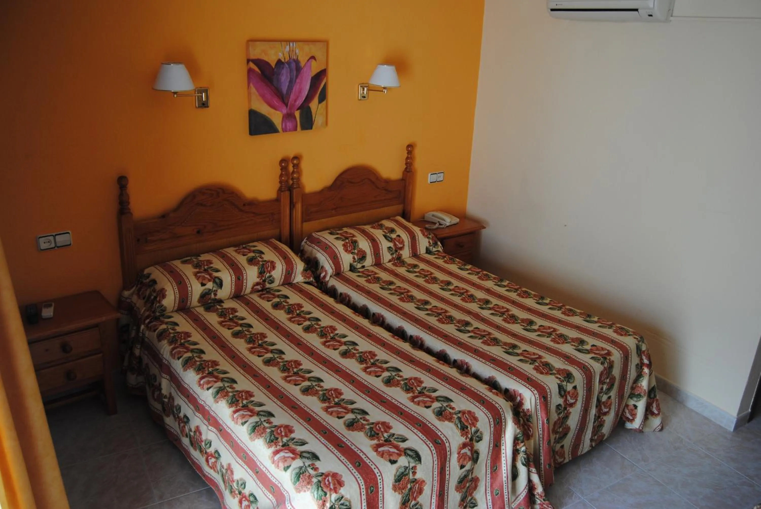 Bed in Hostal Italia