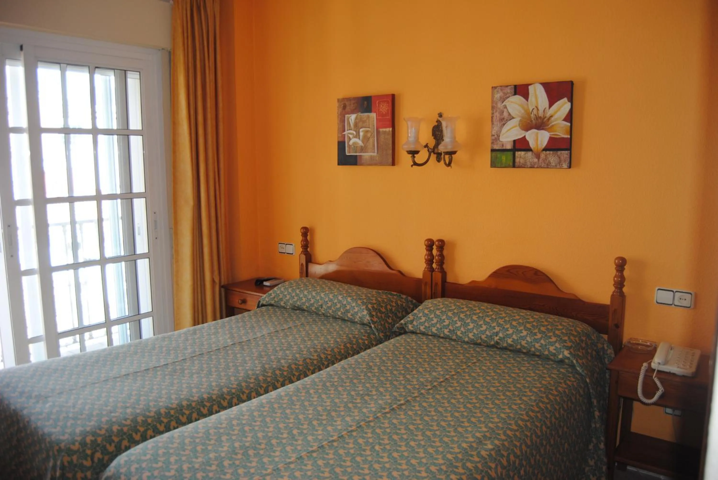 Bed in Hostal Italia