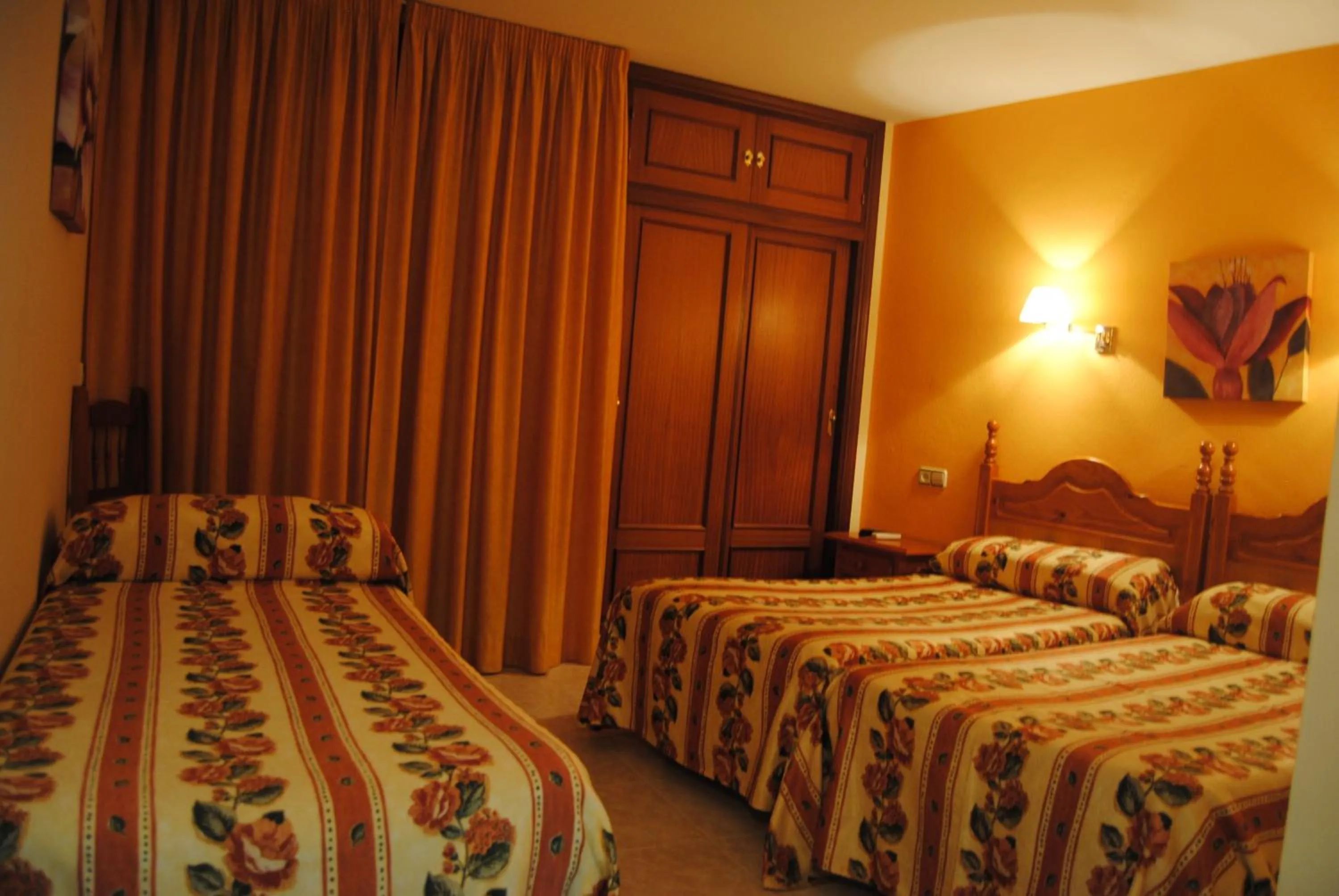 Photo of the whole room, Bed in Hostal Italia