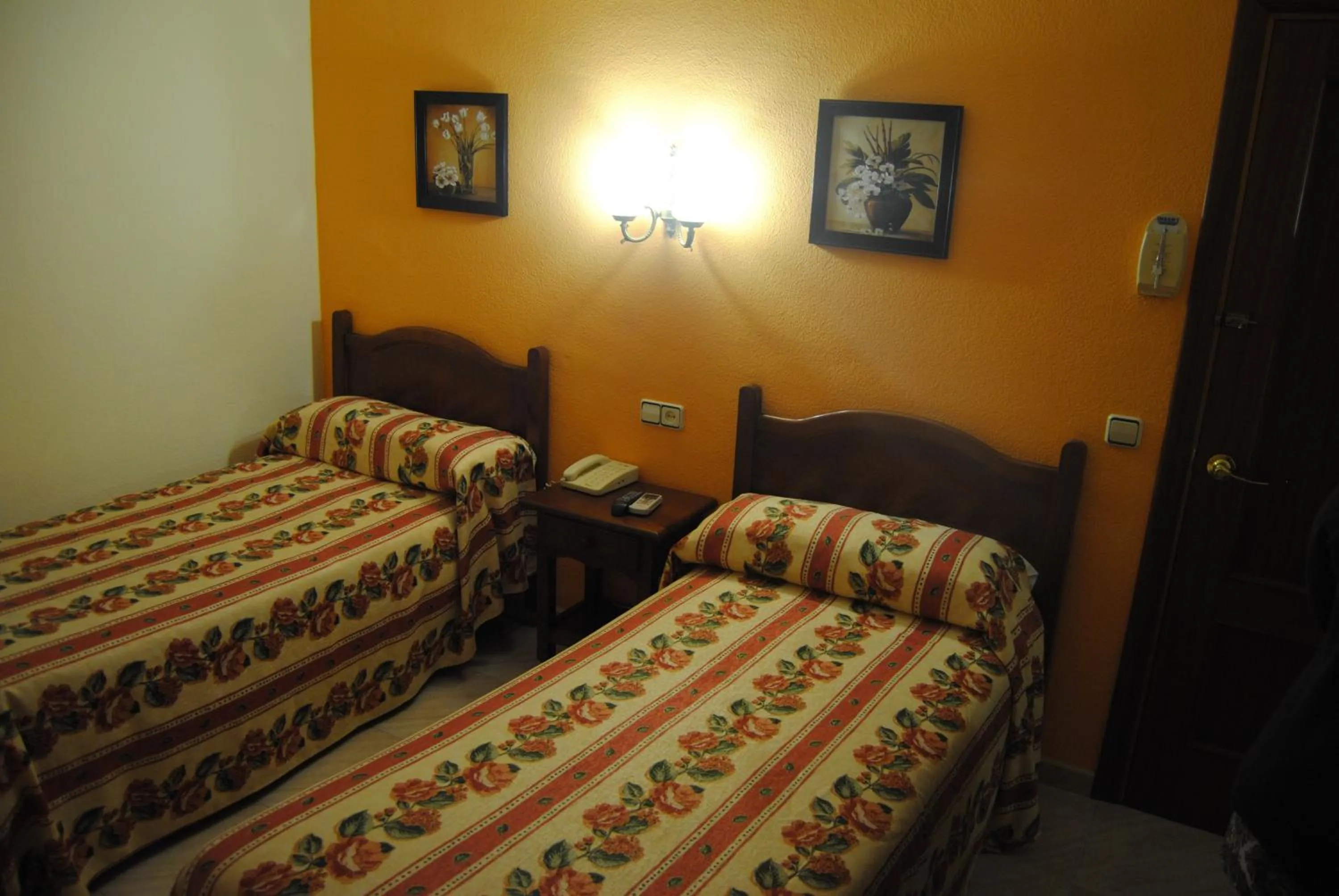 Bed in Hostal Italia