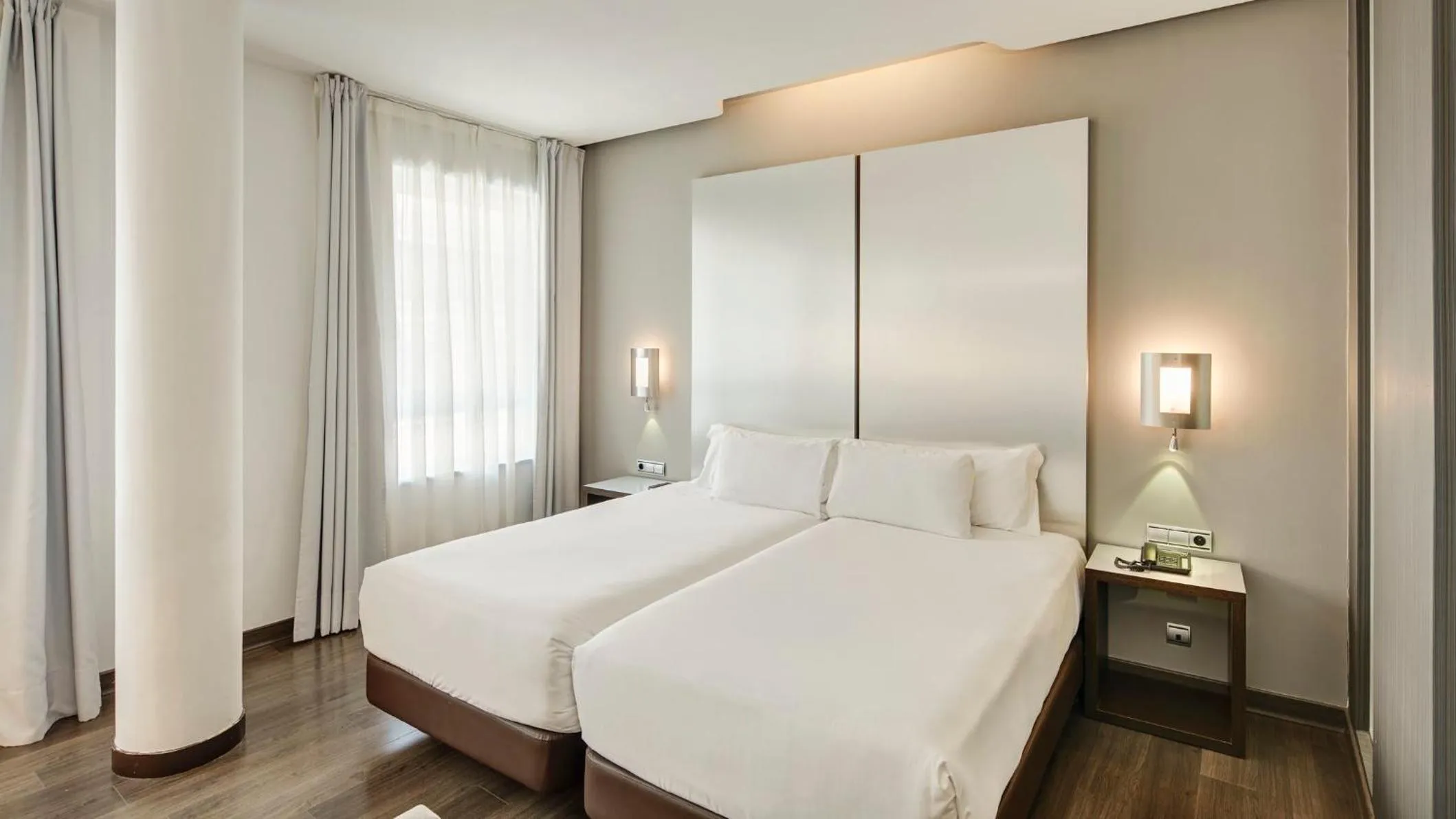 Photo of the whole room, Bed in Sercotel Coliseo