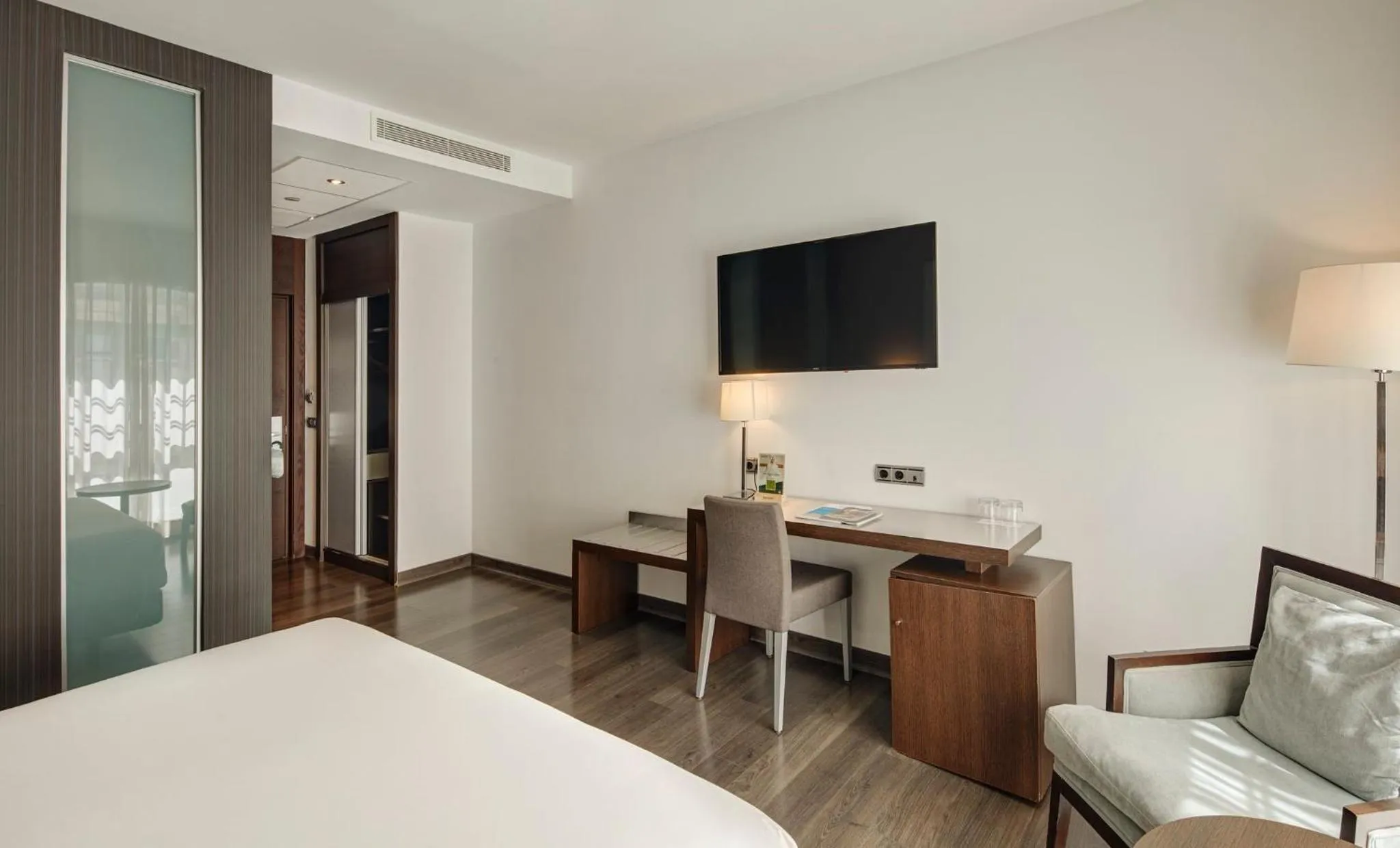 Photo of the whole room, Bed in Sercotel Coliseo