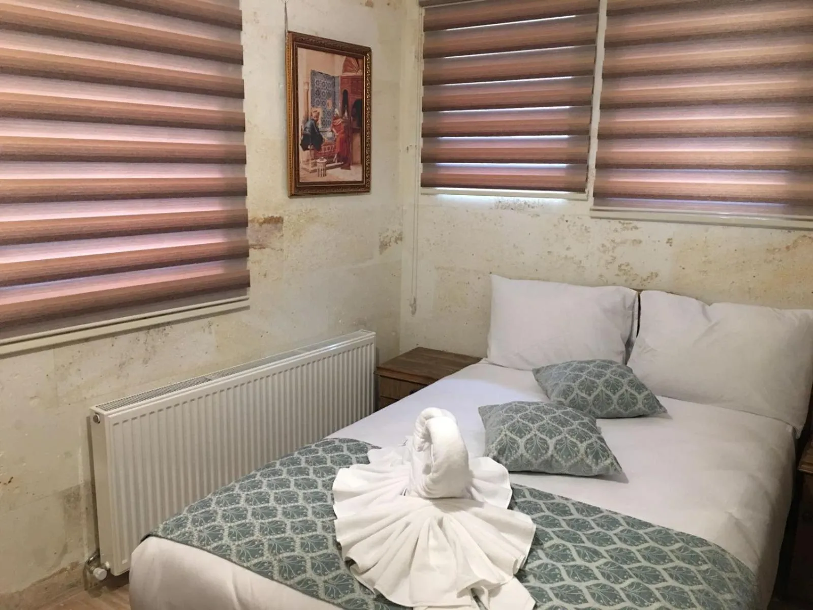 Bed in Cappadocia Ozbek Stone House