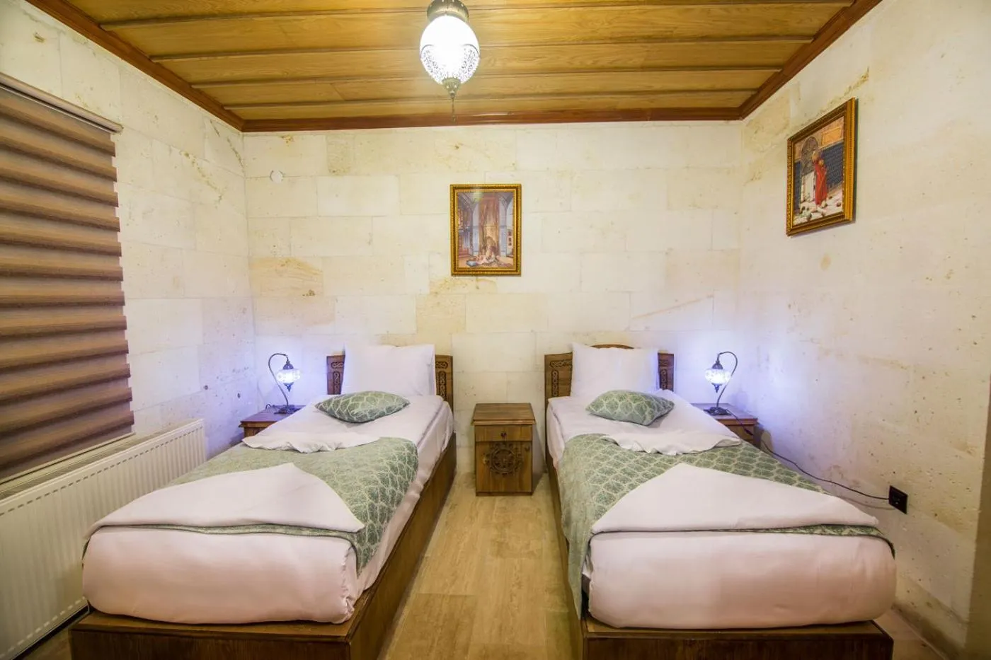 Bed in Cappadocia Ozbek Stone House