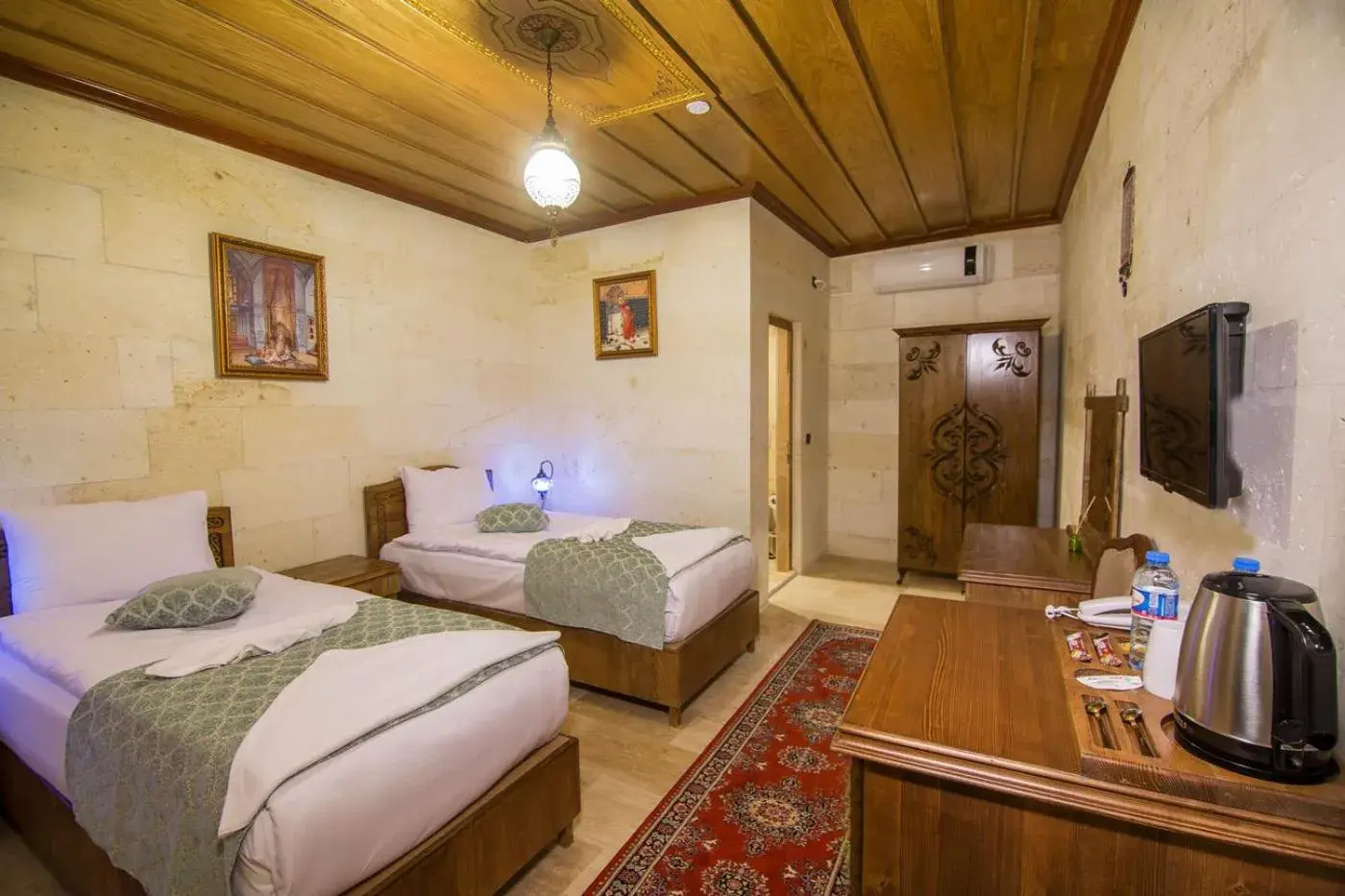 Deluxe Twin Room in Cappadocia Ozbek Stone House Deluxe Twin Room in Cappadocia Ozbek Stone House