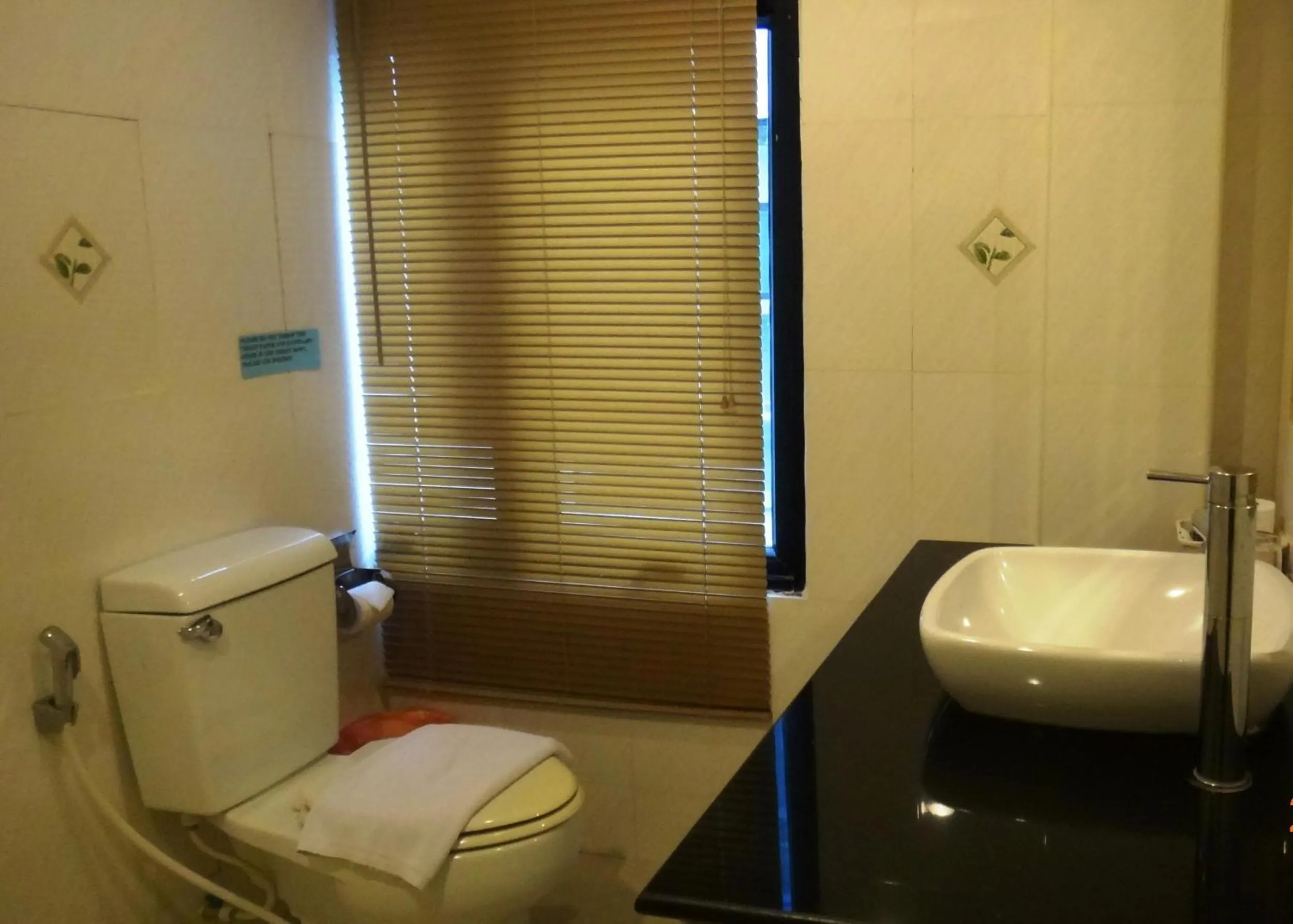 Bathroom in Sam's Lodge