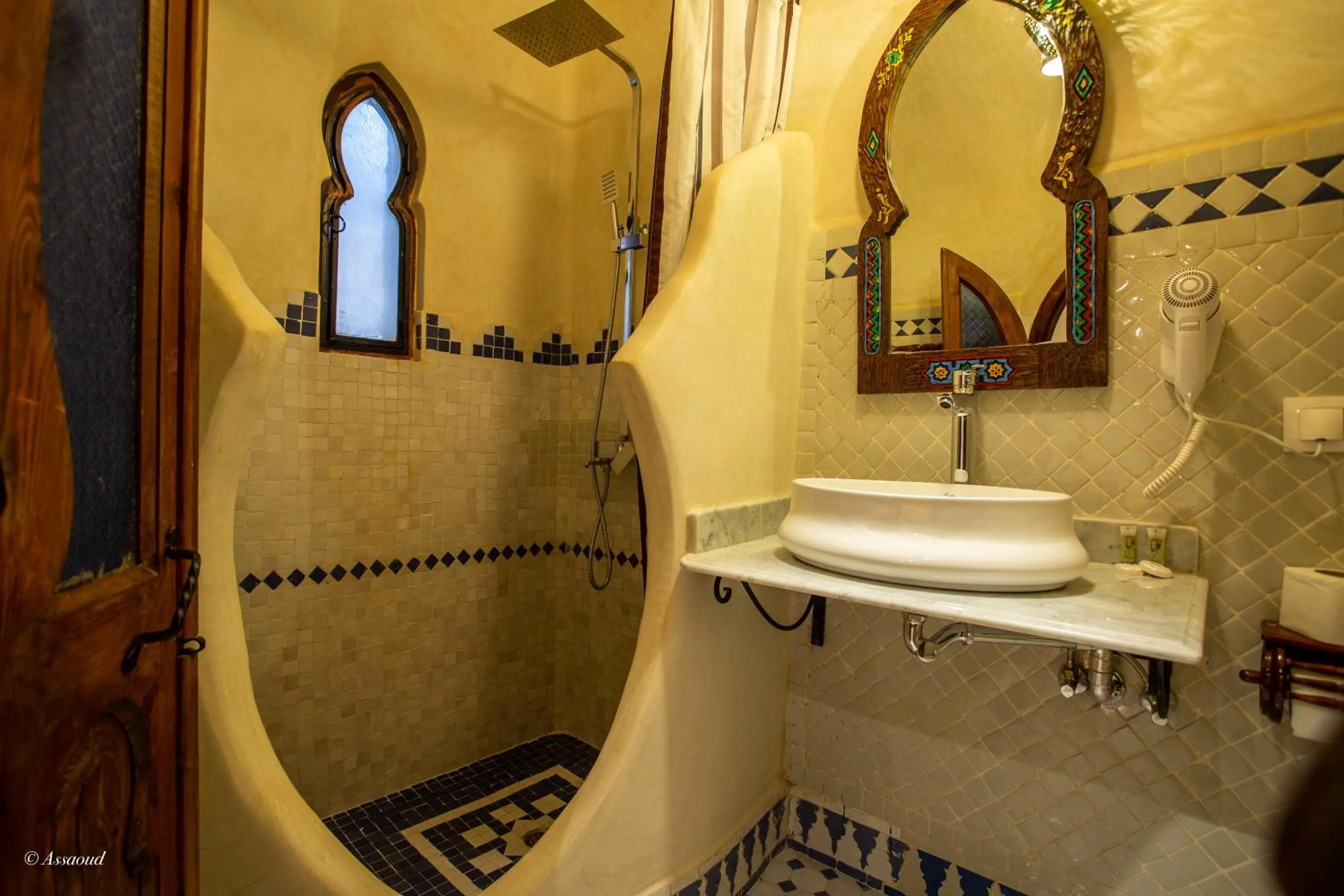 Bathroom in Hotel Dar Mounir