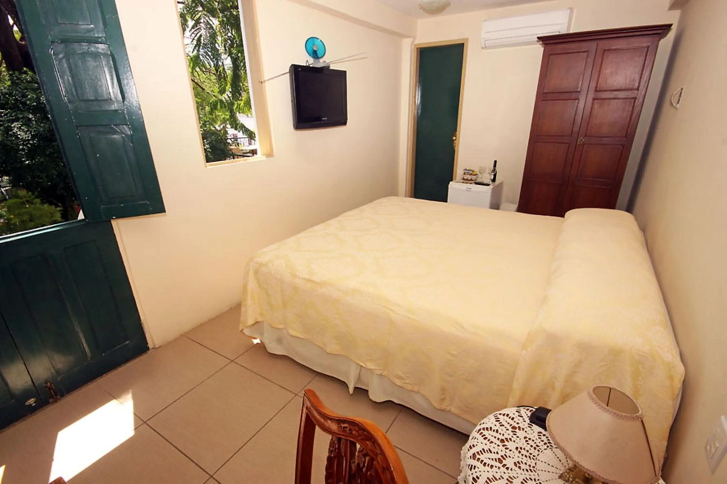 Photo of the whole room, Bed in Pousada dos Quatro Cantos