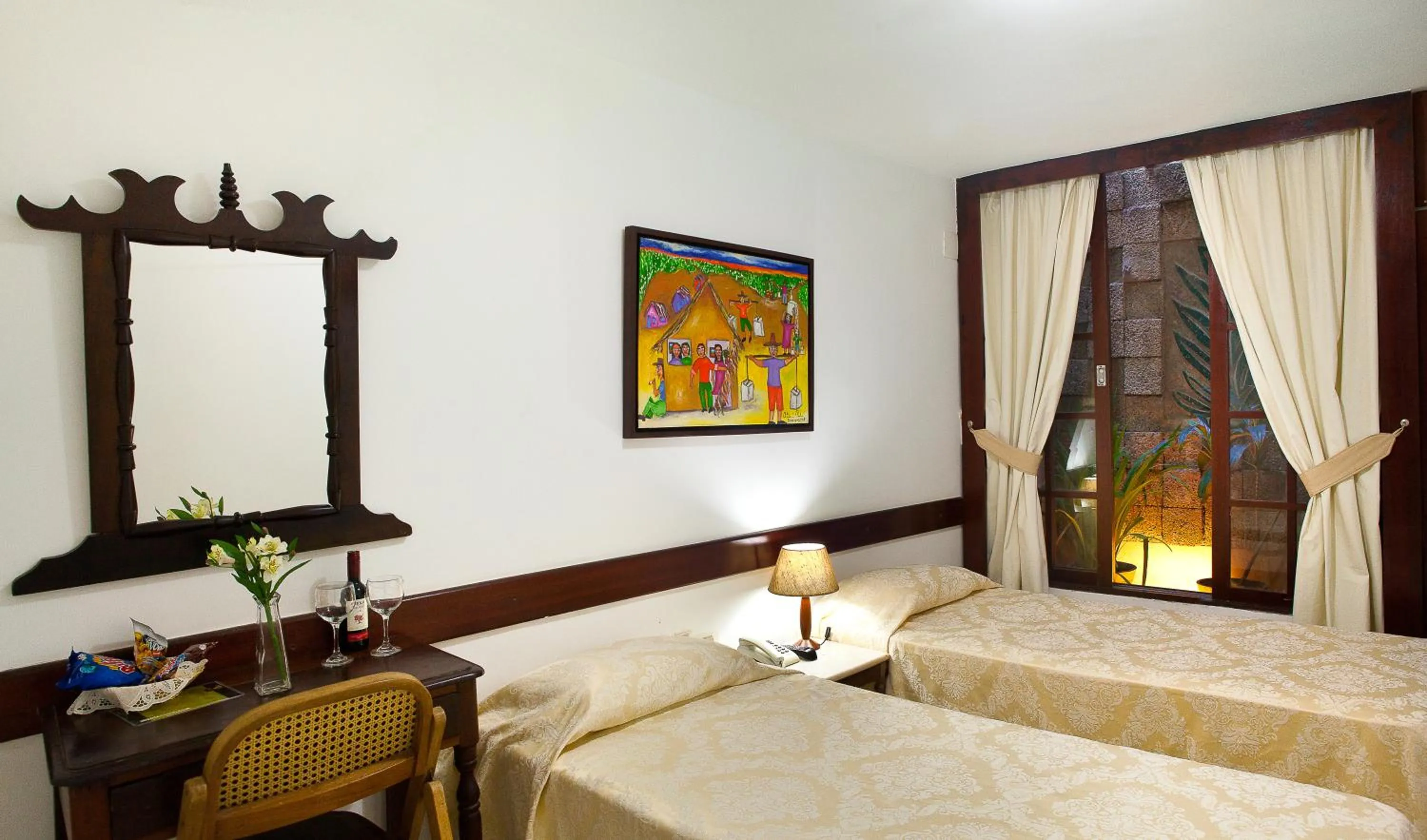 View (from property/room), Bed in Pousada dos Quatro Cantos